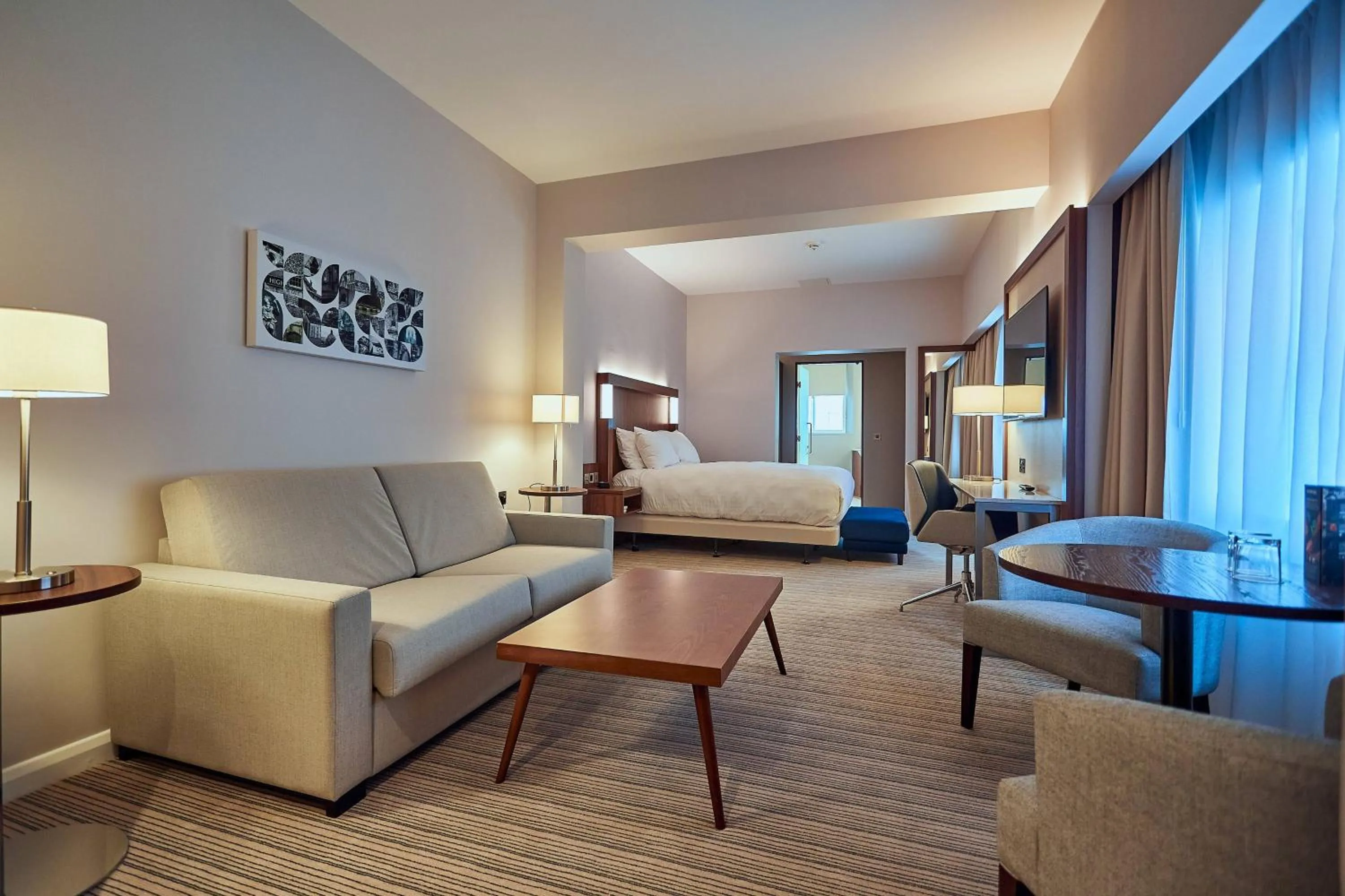 Bedroom in Courtyard by Marriott Oxford City Centre