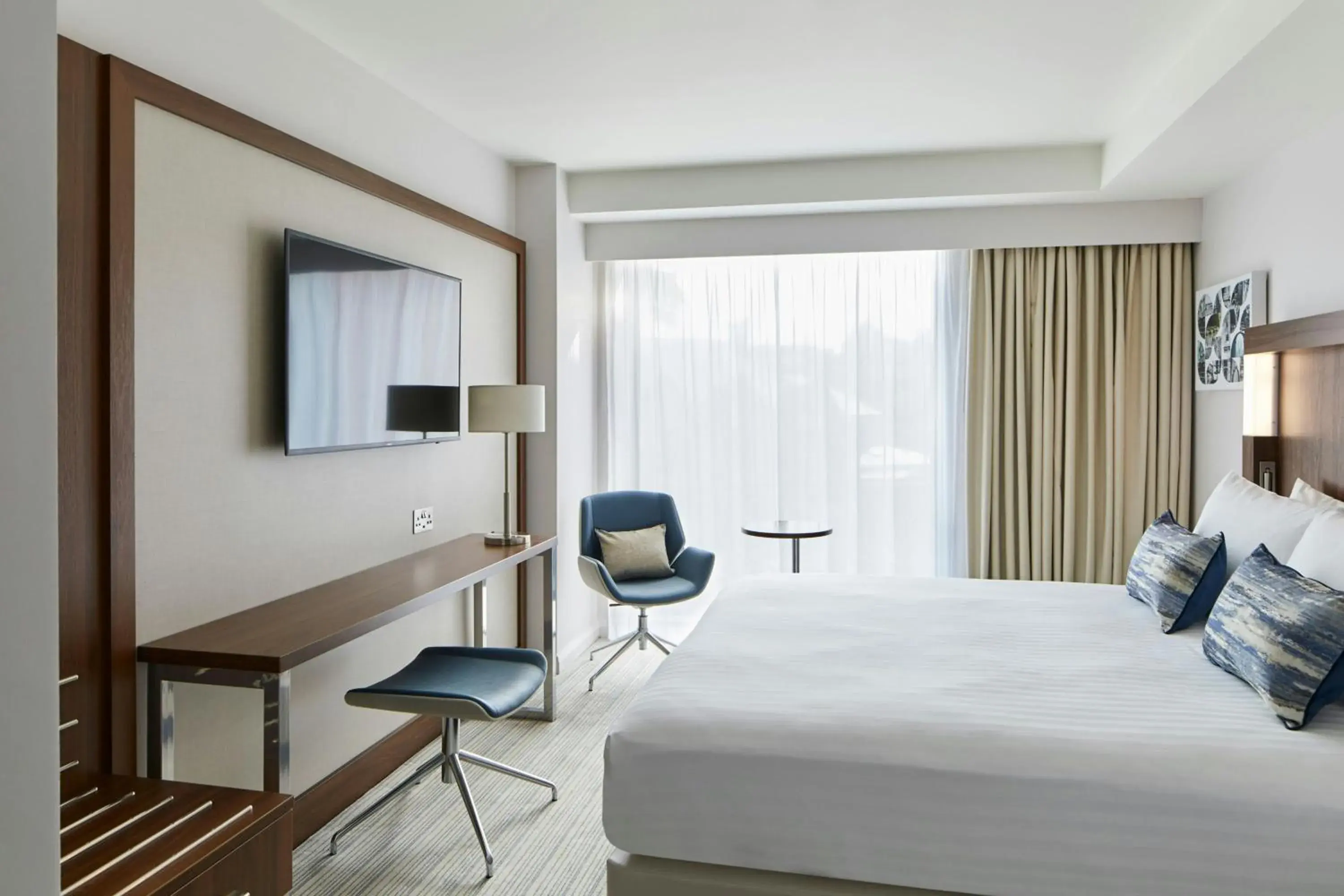 Superior King Room in Courtyard by Marriott Oxford City Centre Superior King Room in Courtyard by Marriott Oxford City Centre