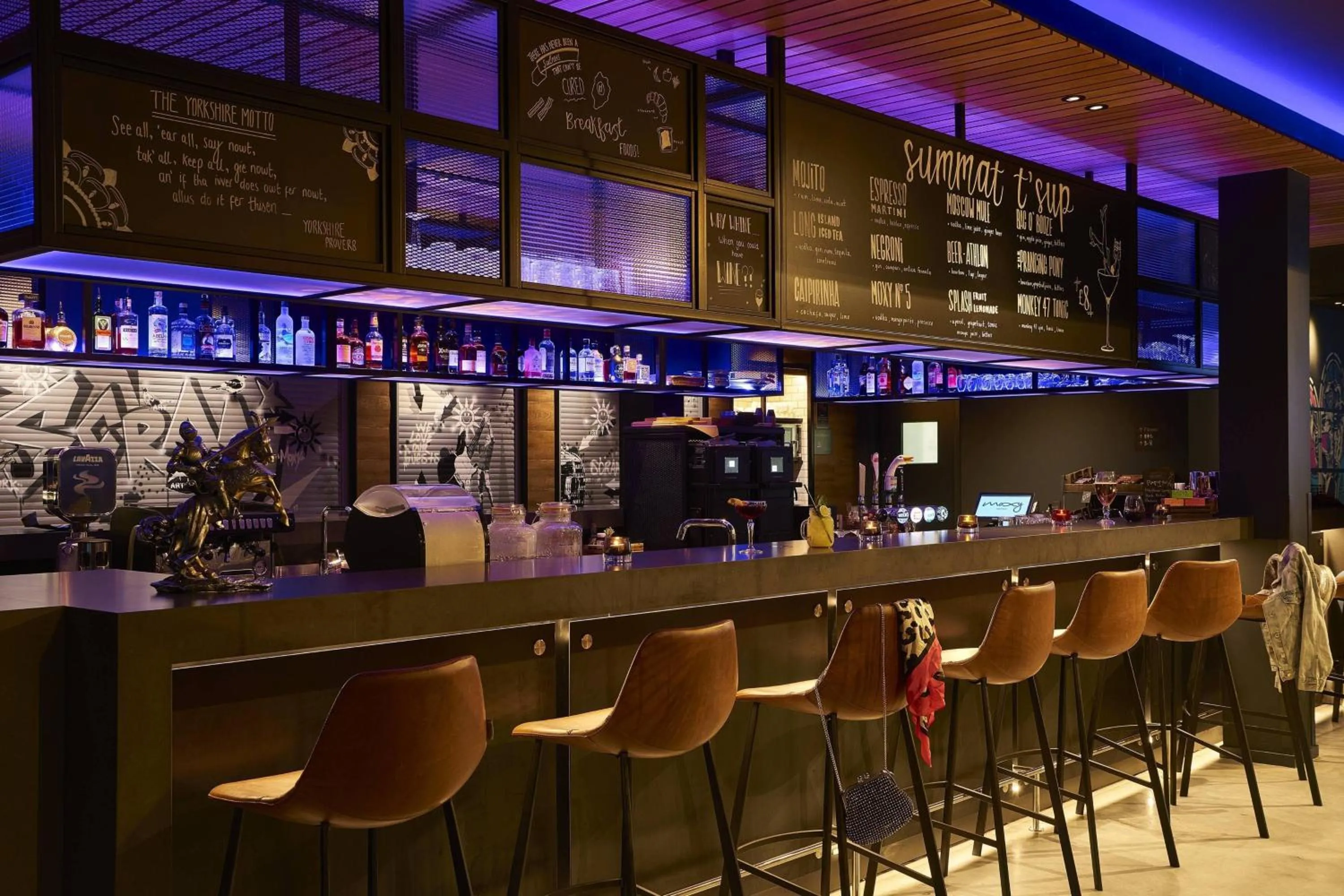 Lounge or bar in Moxy York