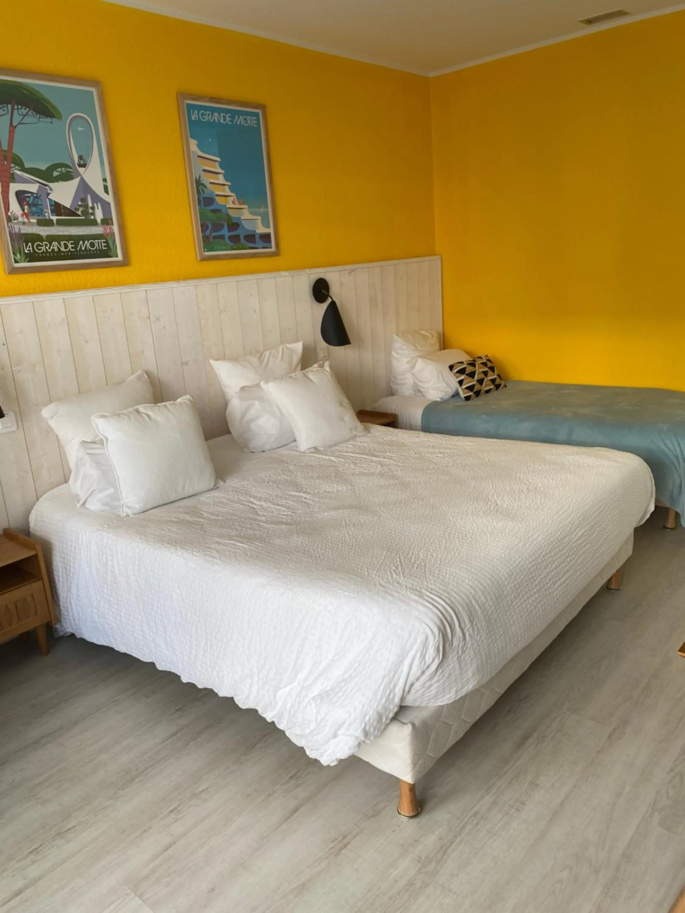 Bed in Hôtel Saint-Clair, côté Plage