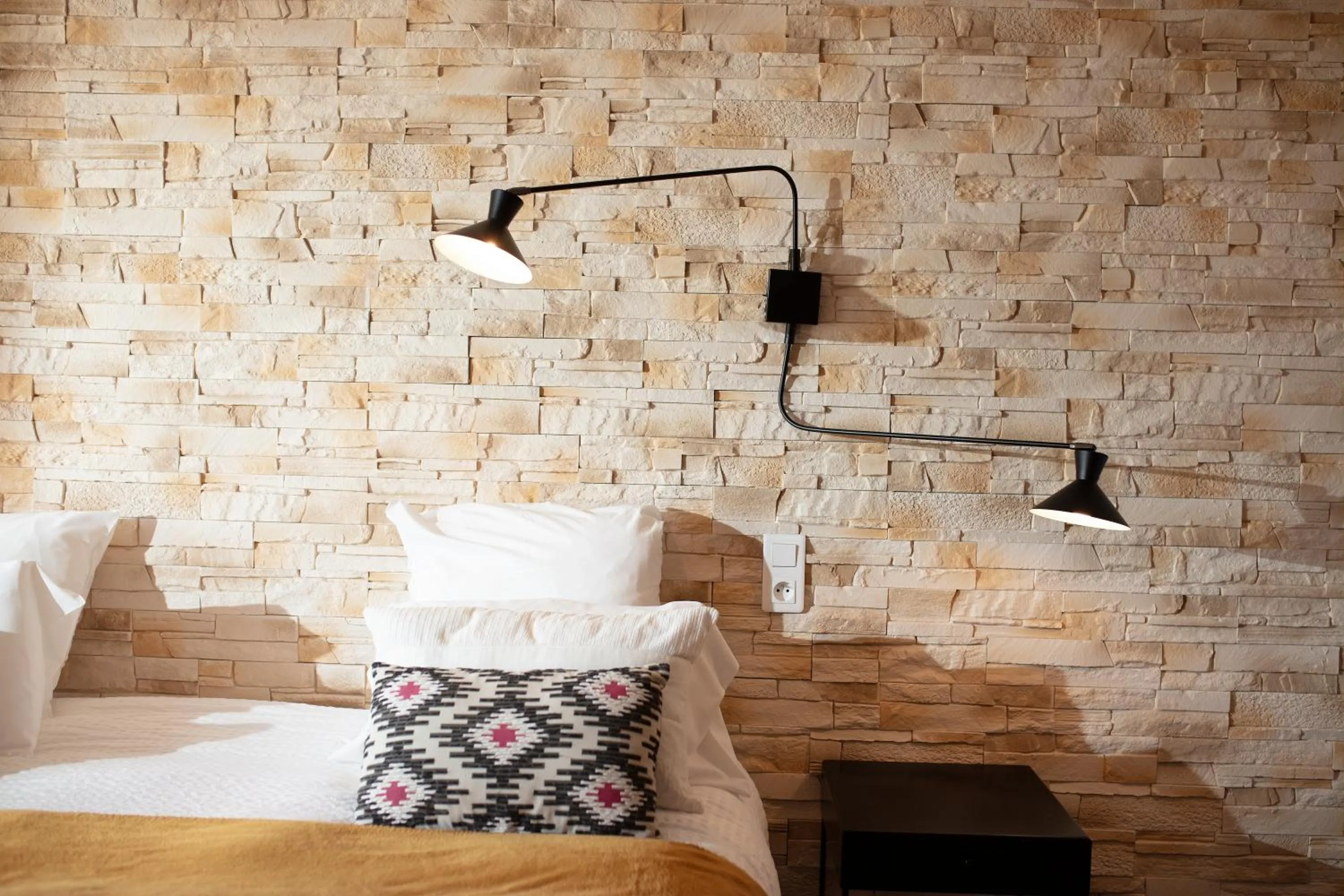 Bedroom, Bed in Hôtel Saint-Clair, côté Plage