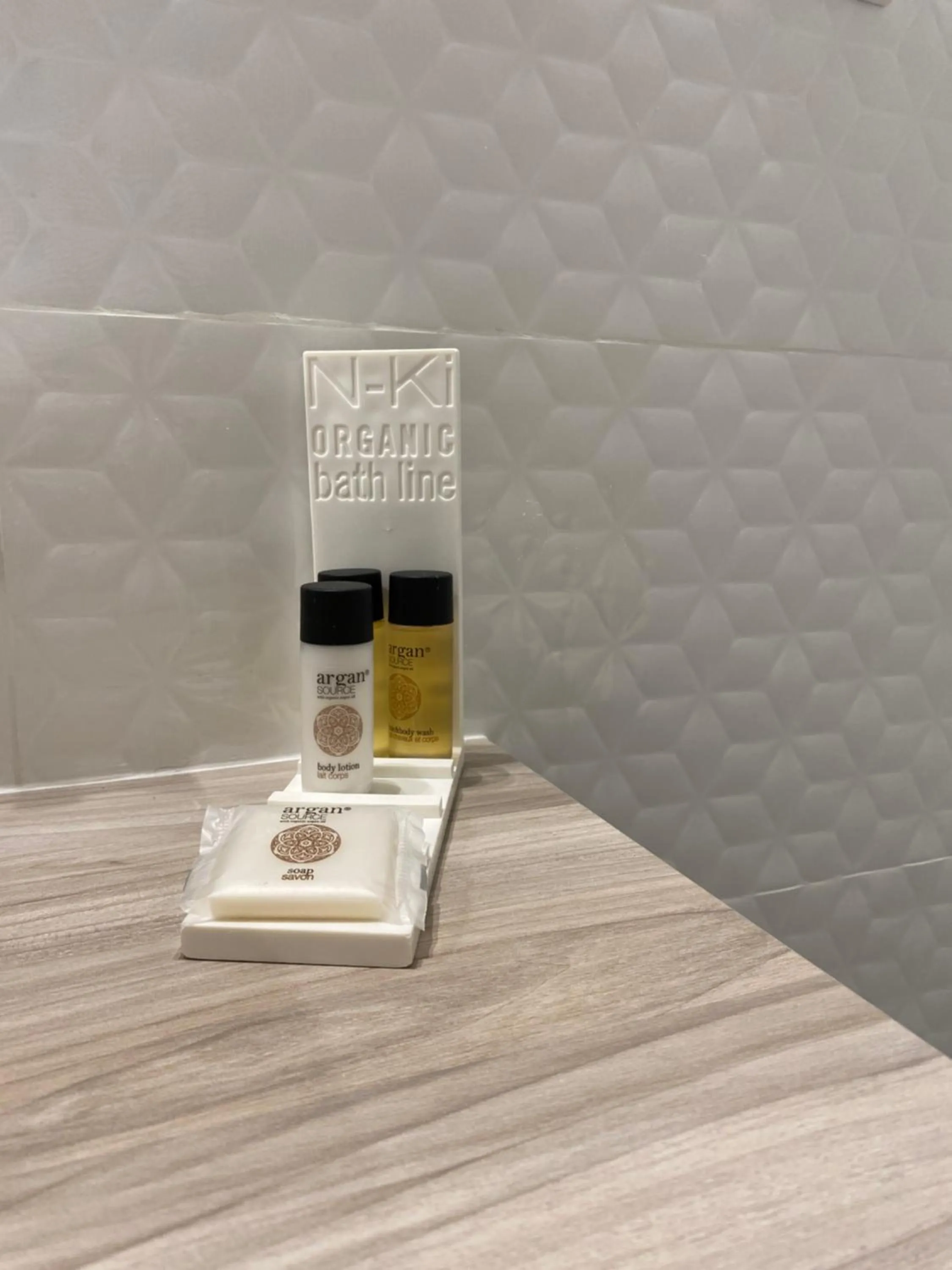 Shower in Hôtel Saint-Clair, côté Plage