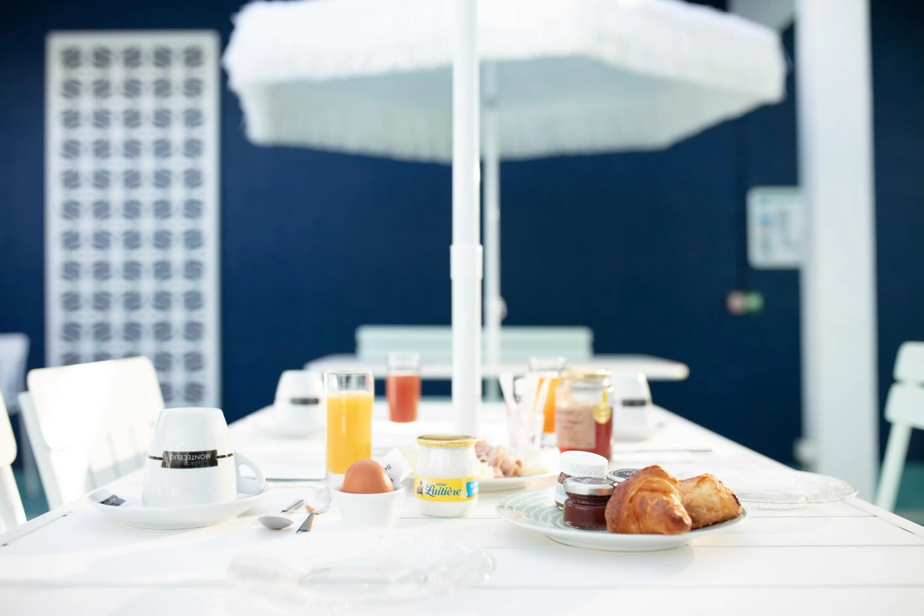 Continental breakfast in Hôtel Saint-Clair, côté Plage