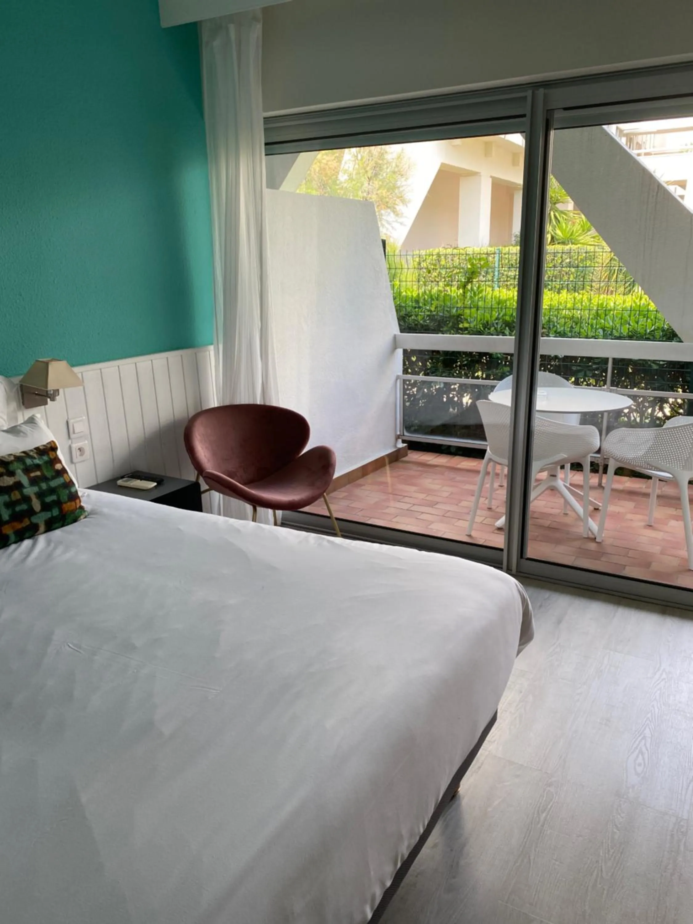 Bed in Hôtel Saint-Clair, côté Plage