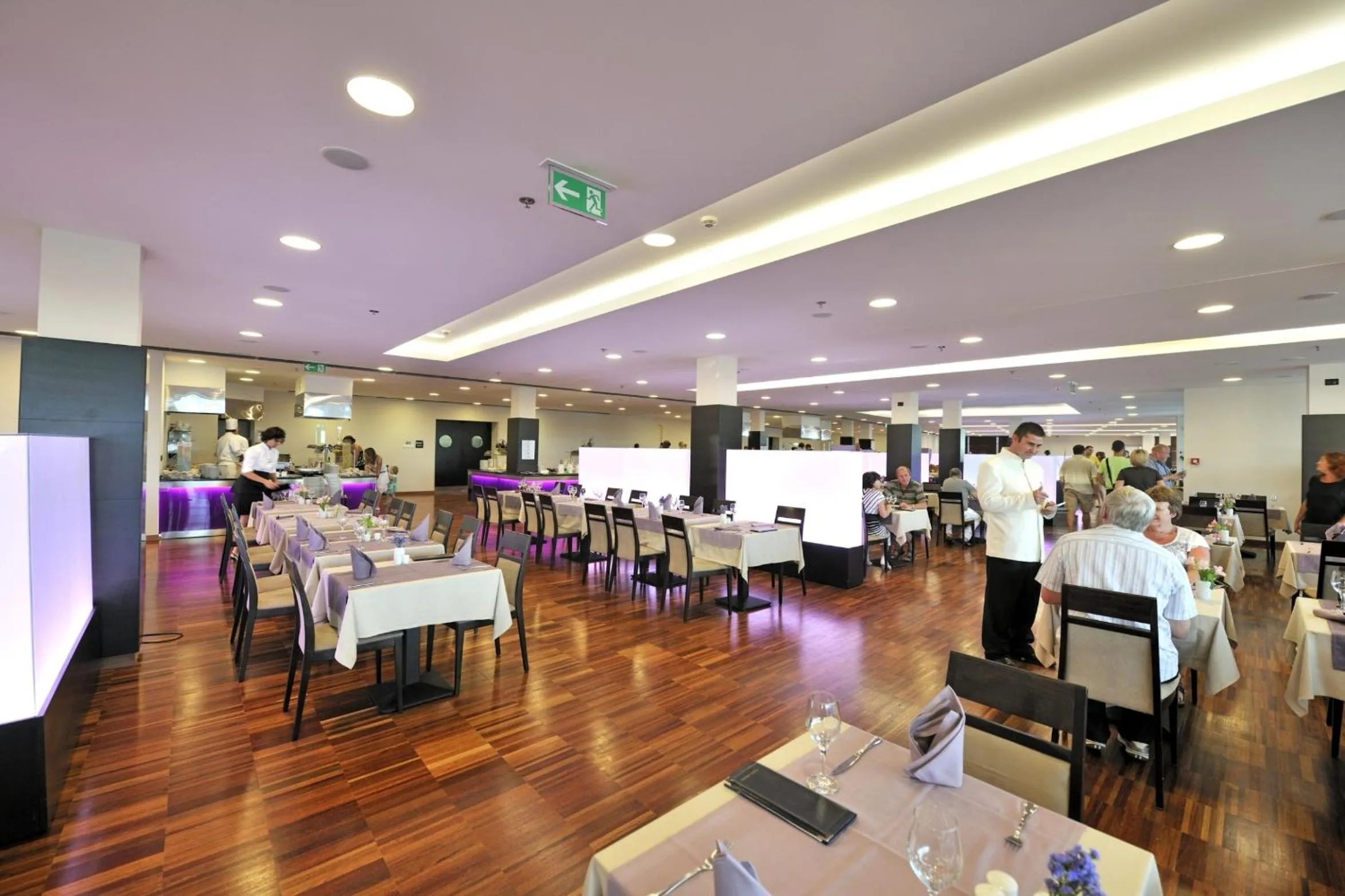 Restaurant/places to eat in Hotel Molindrio Plava Laguna