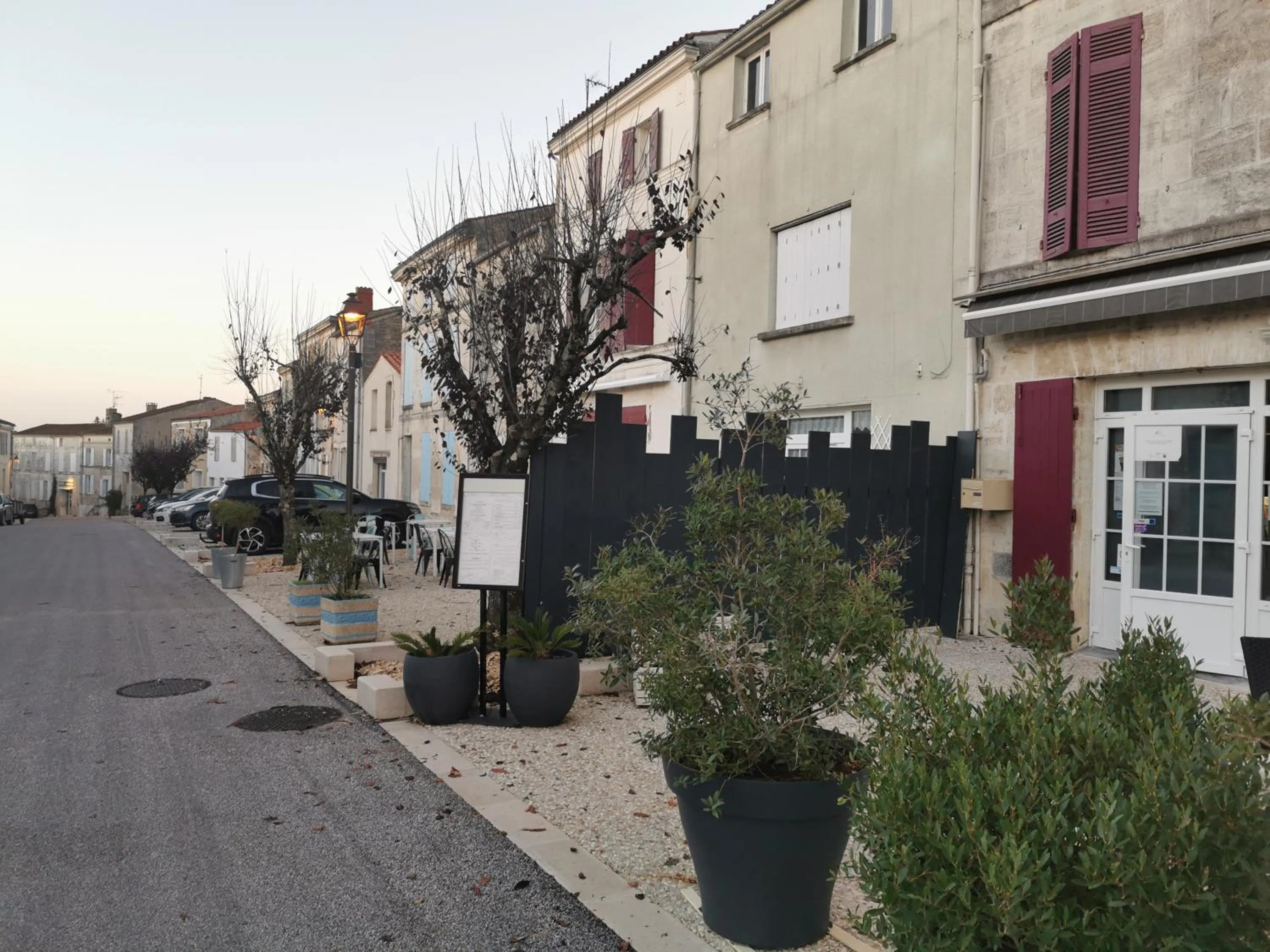 Quiet street view in Logis Hôtel & Restaurant Le Saint Savinien