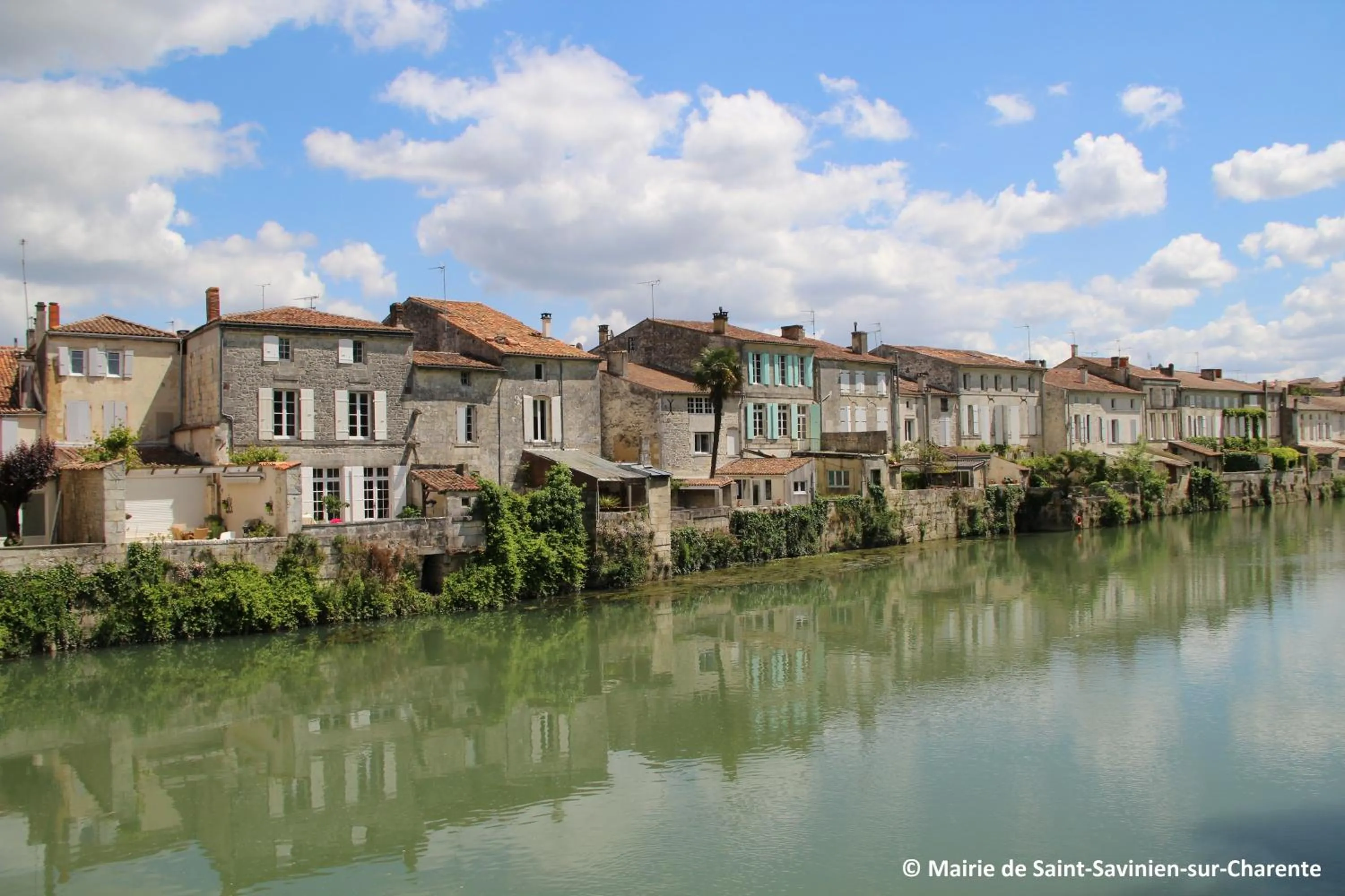Off site in Logis Hôtel & Restaurant Le Saint Savinien