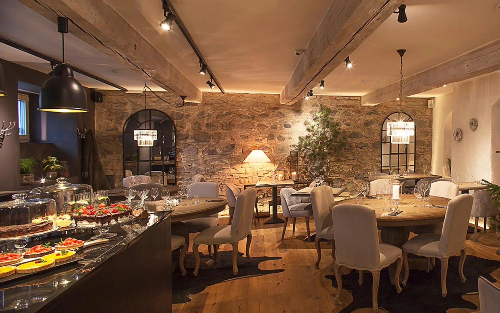Restaurant/places to eat in Frost Boutique Hotel