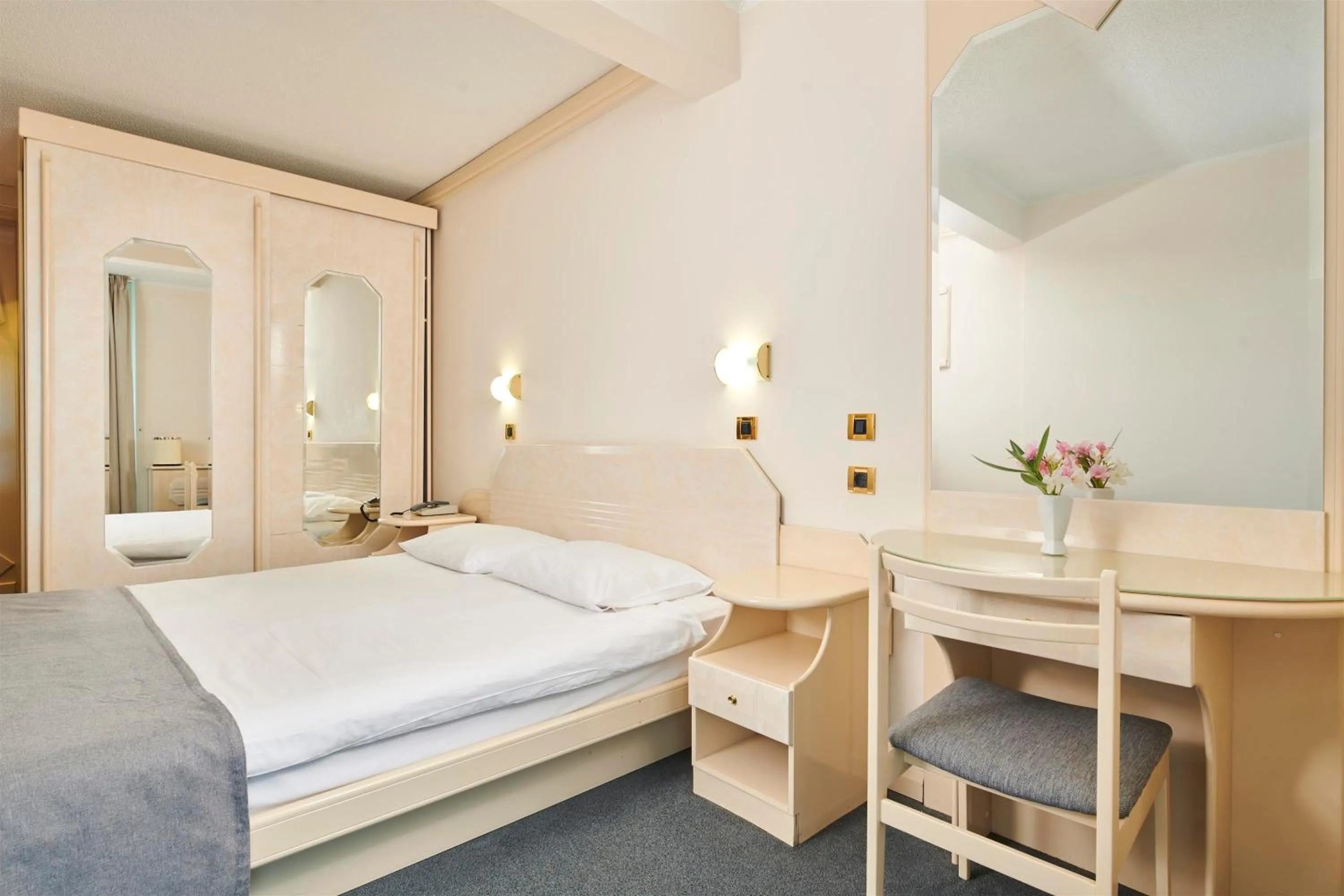 Bedroom, Bed in Hotel Gran Vista Plava Laguna