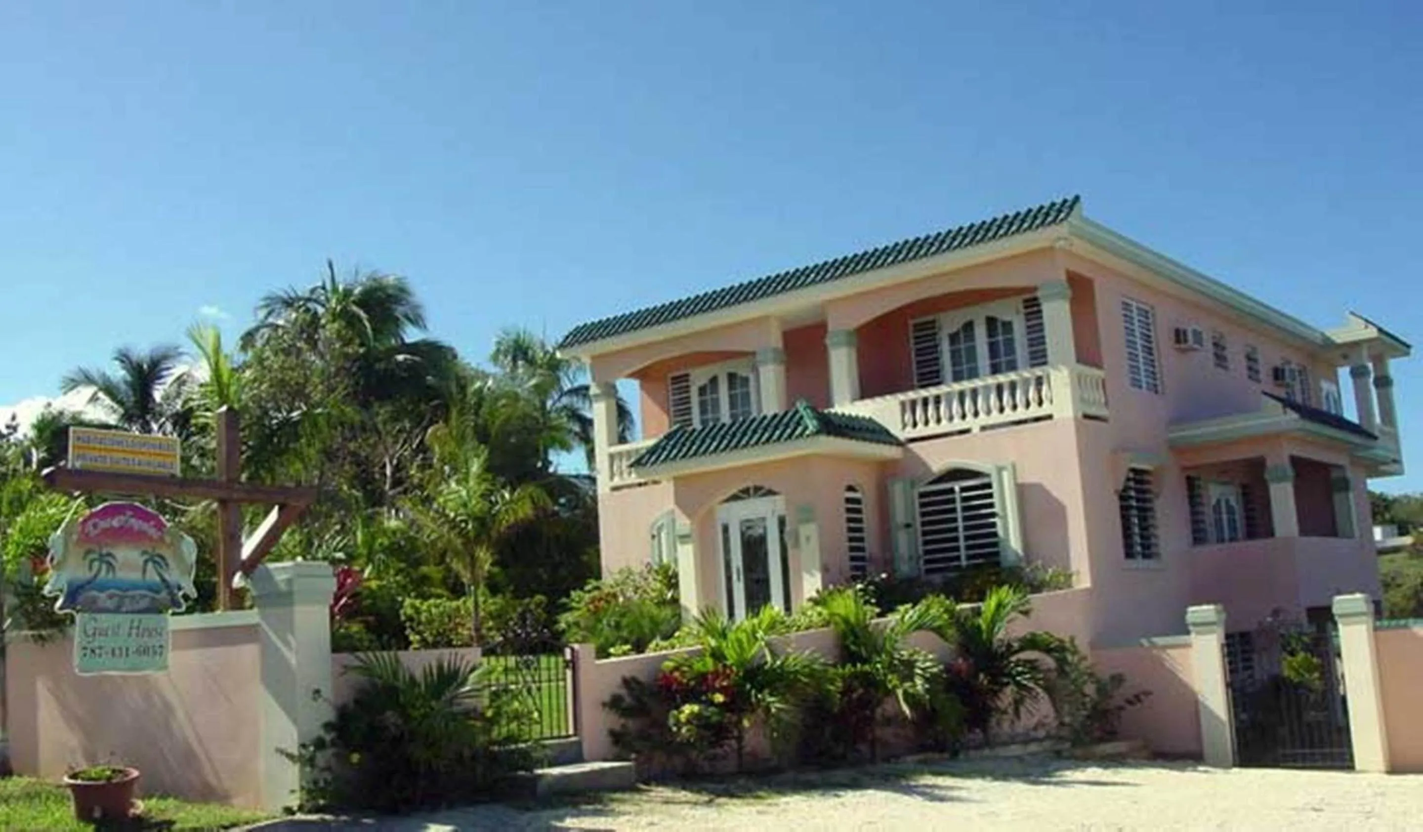 Property building in Dos Angeles del Mar Bed and Breakfast