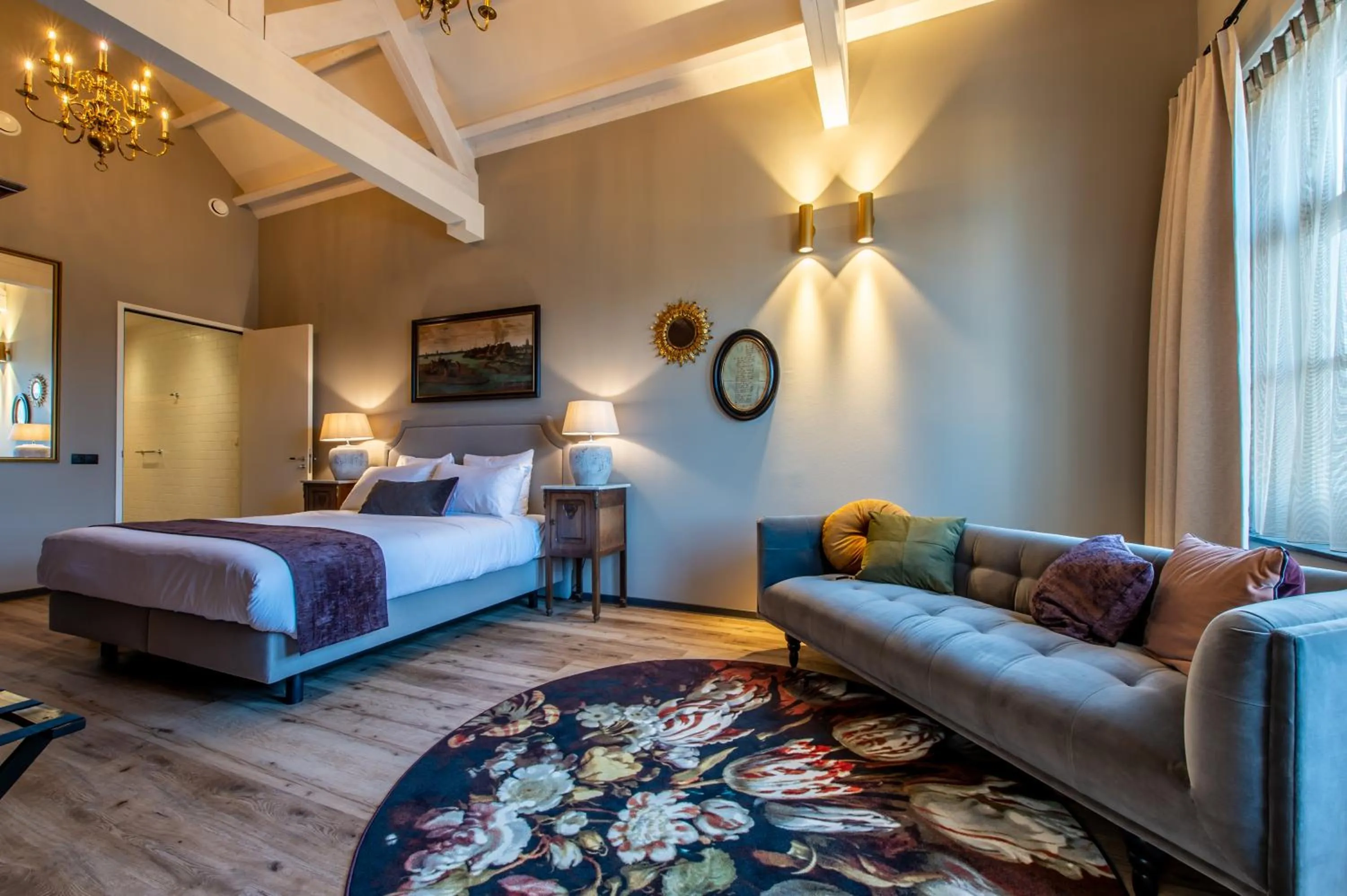 Photo of the whole room, Bed in Mondragon