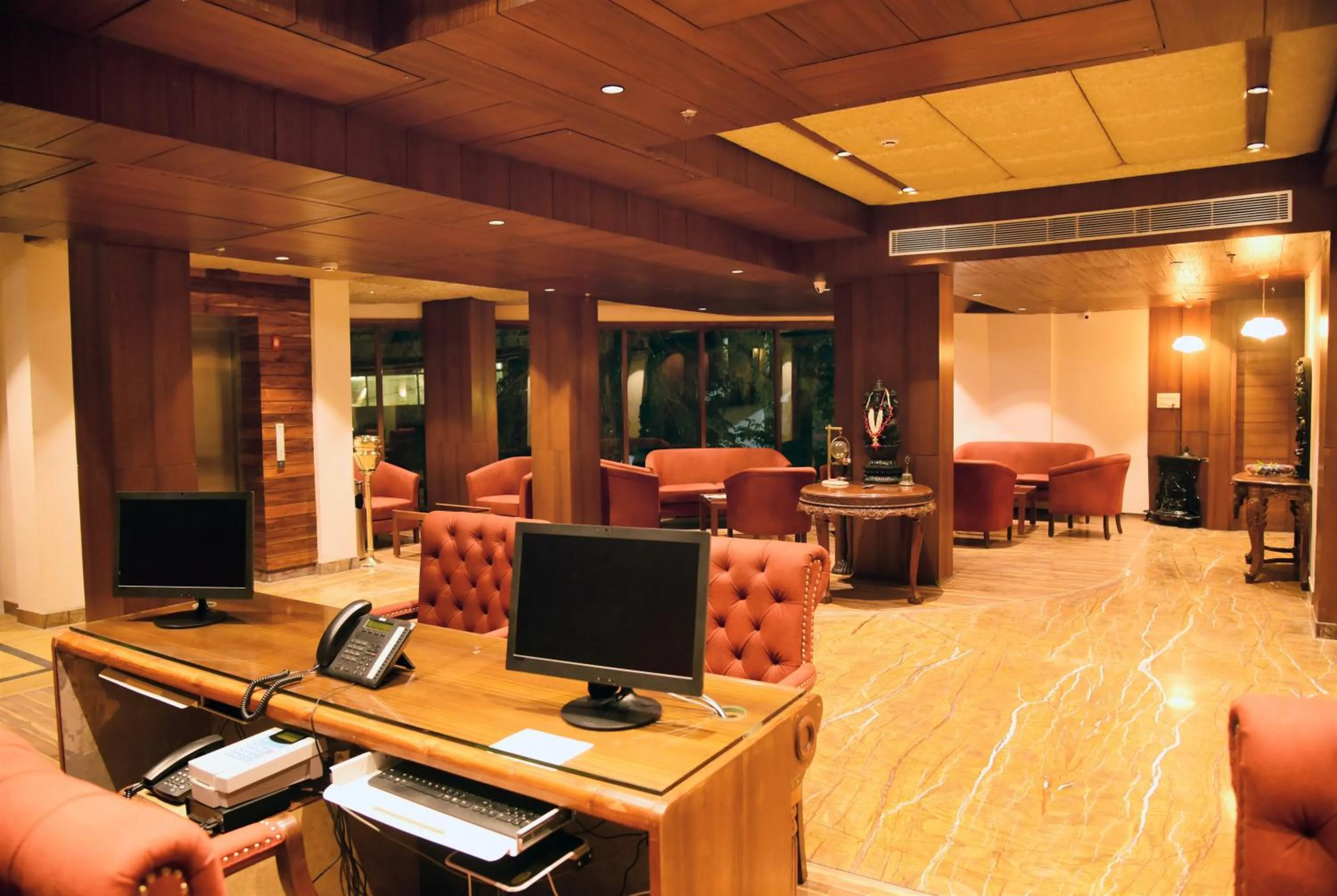 Lobby or reception in Royale Retreat Hotel & Spa Near Mall Road