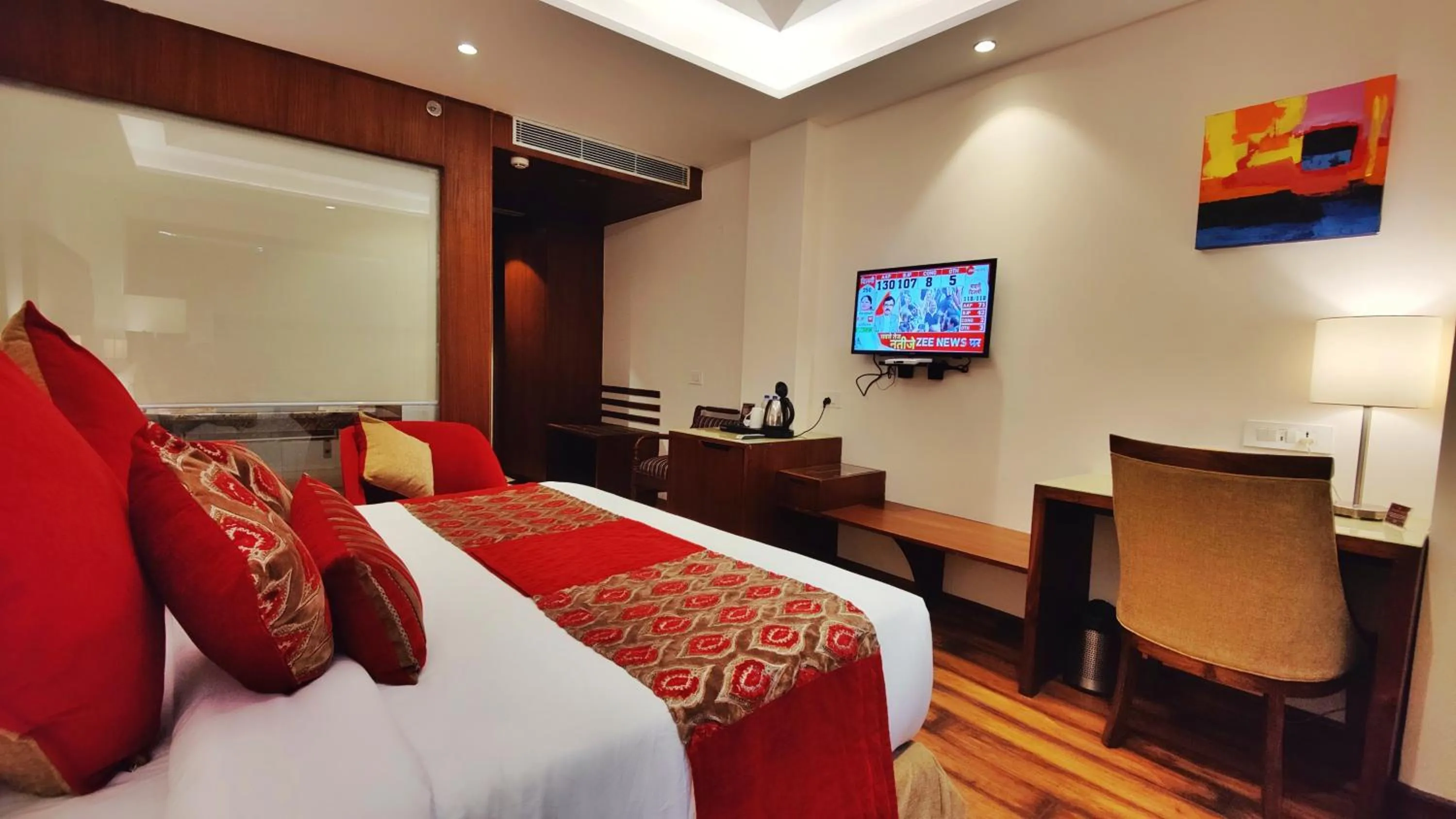 room service, Bed in Royale Retreat Hotel & Spa Near Mall Road