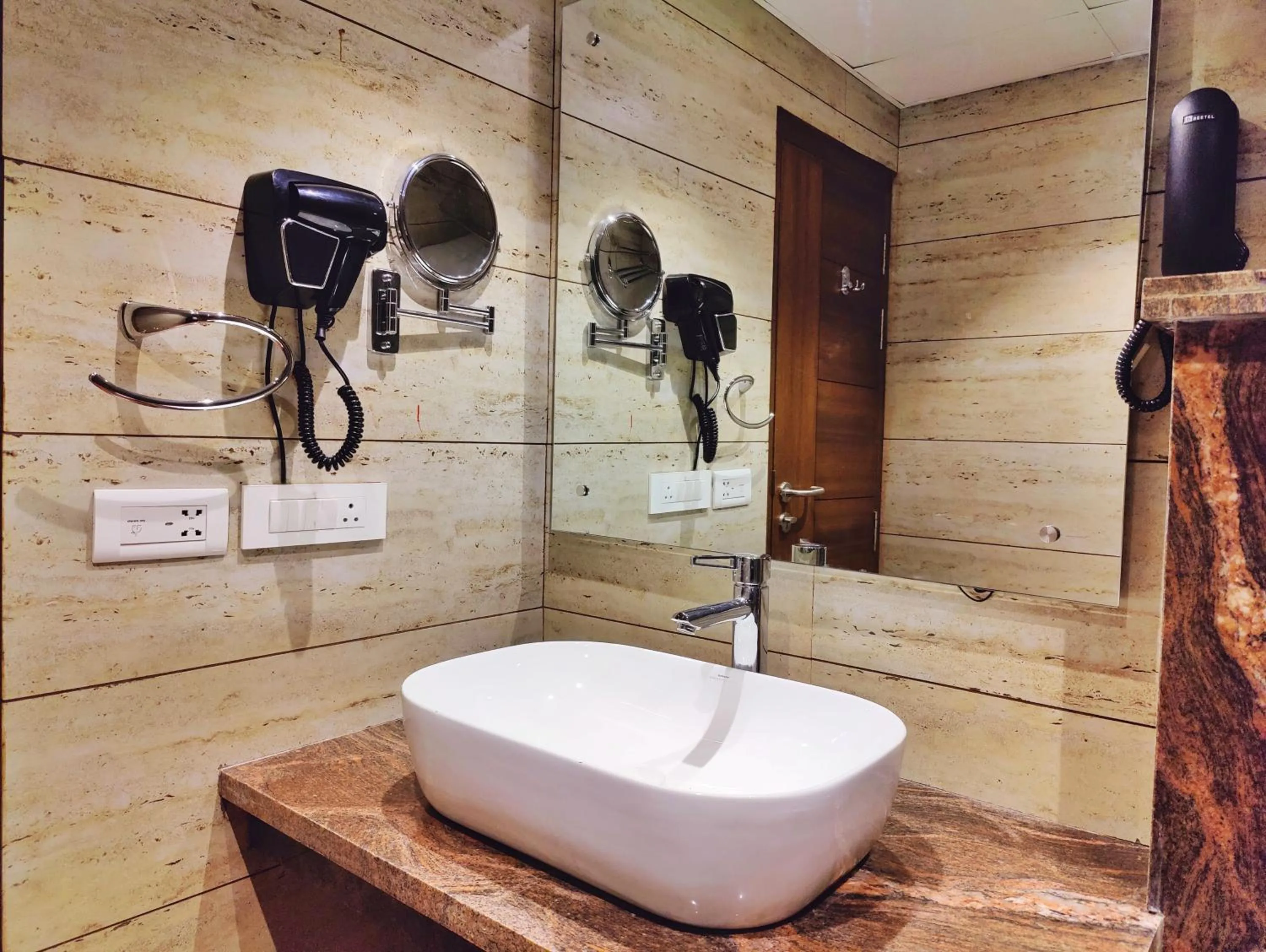 Bathroom in Royale Retreat Hotel & Spa Near Mall Road