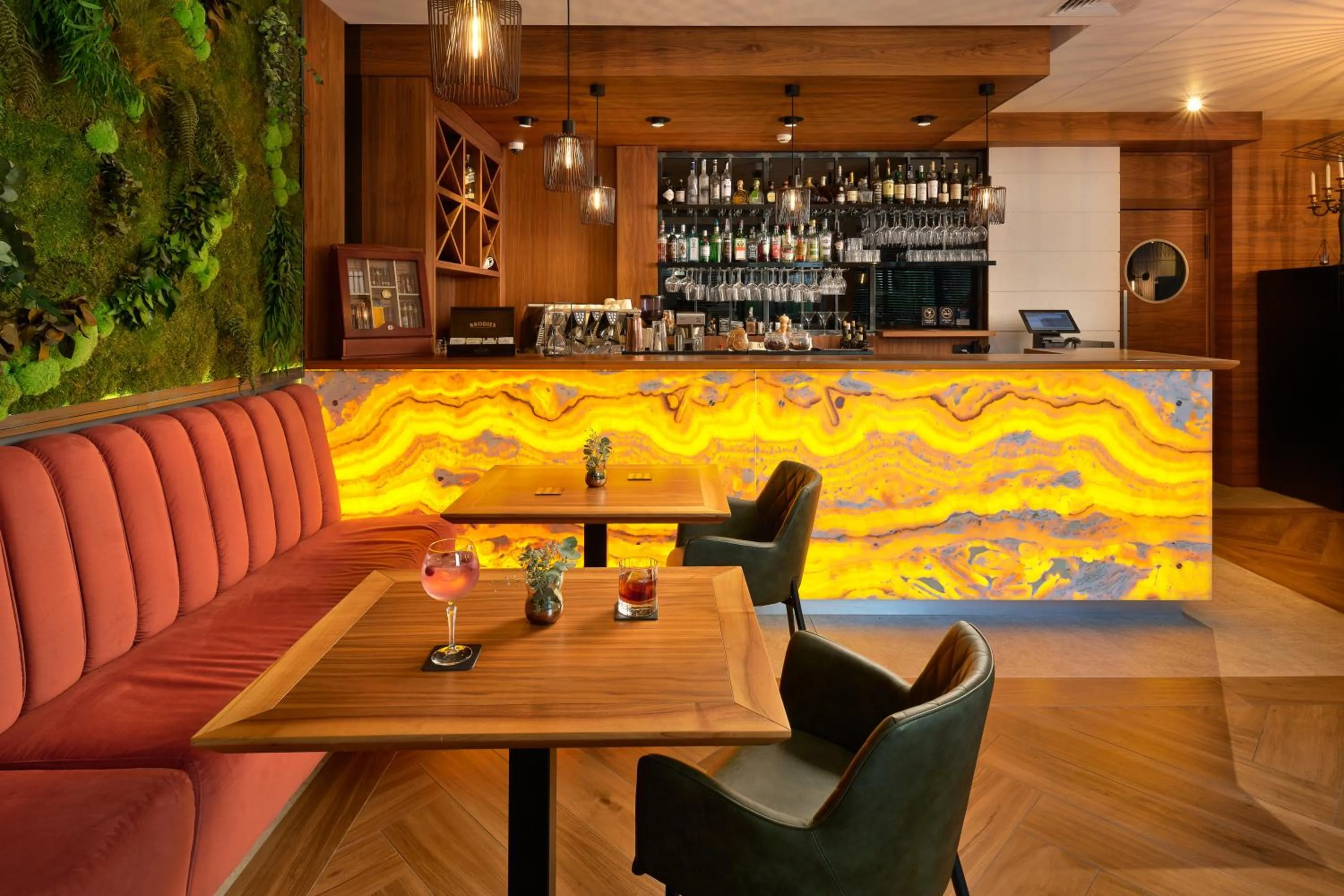 Restaurant/places to eat in Time Boutique Hotel