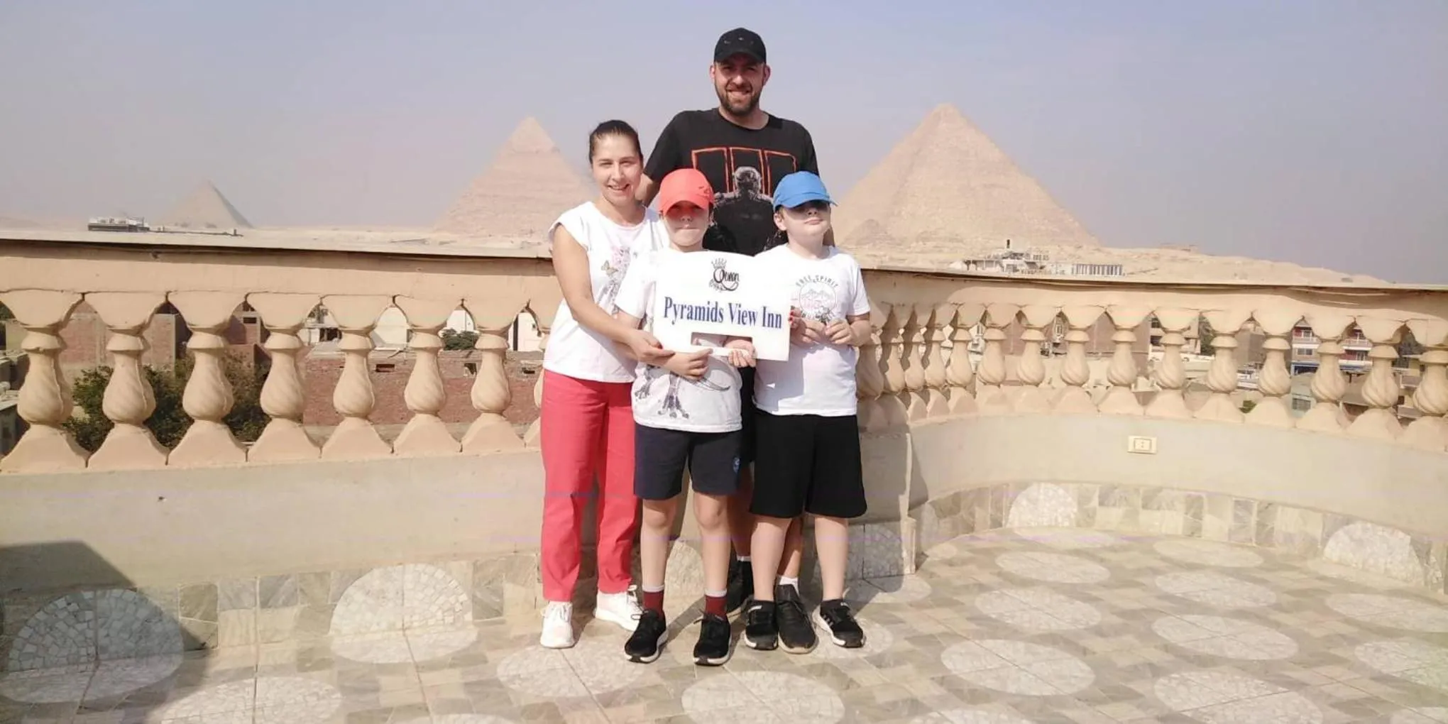 Queen Pyramids View Inn