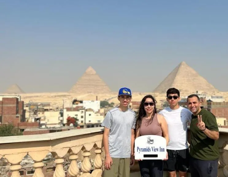 Queen Pyramids View Inn