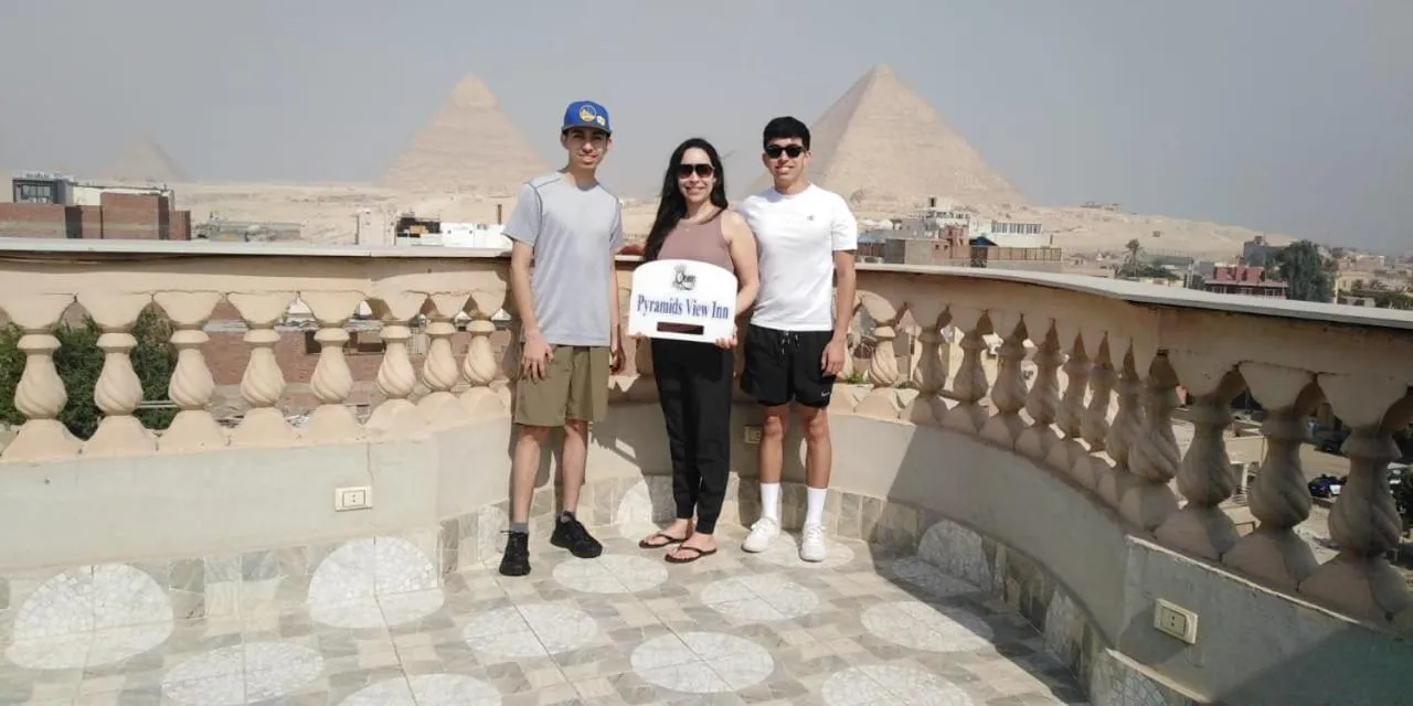 Queen Pyramids View Inn