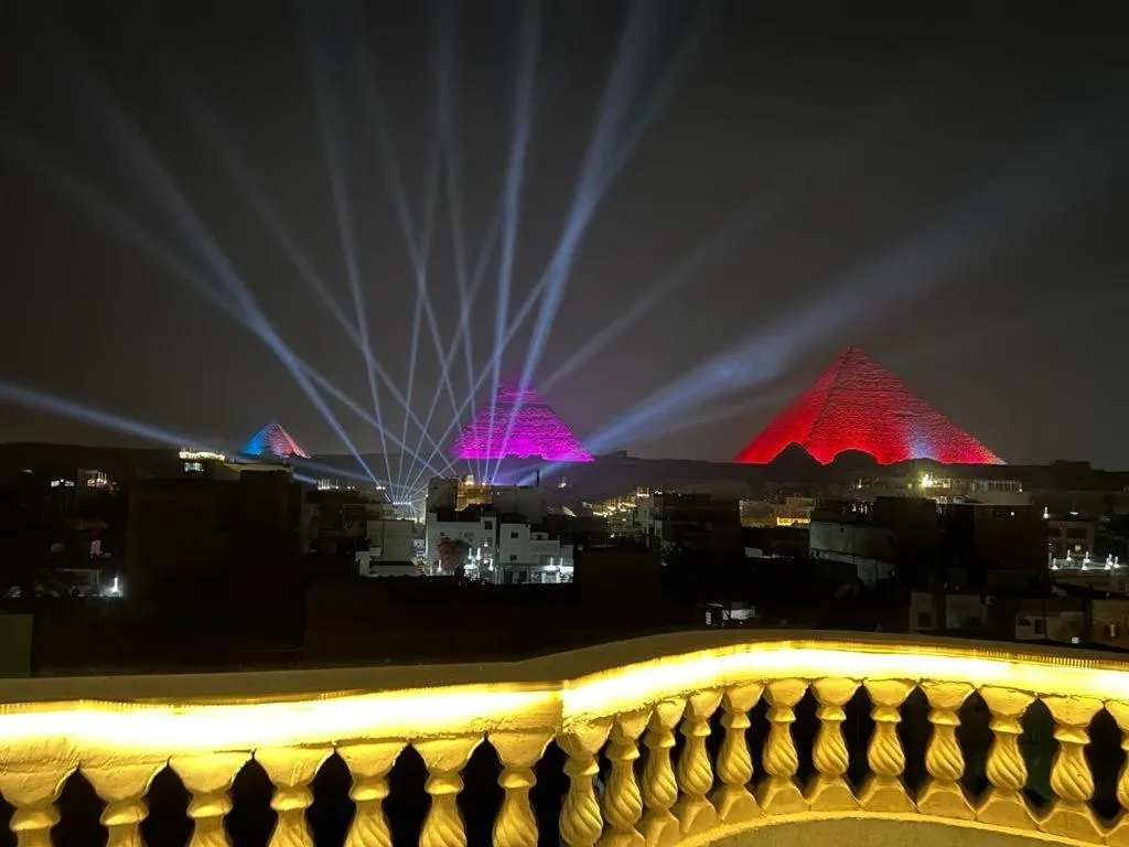 Queen Pyramids View Inn