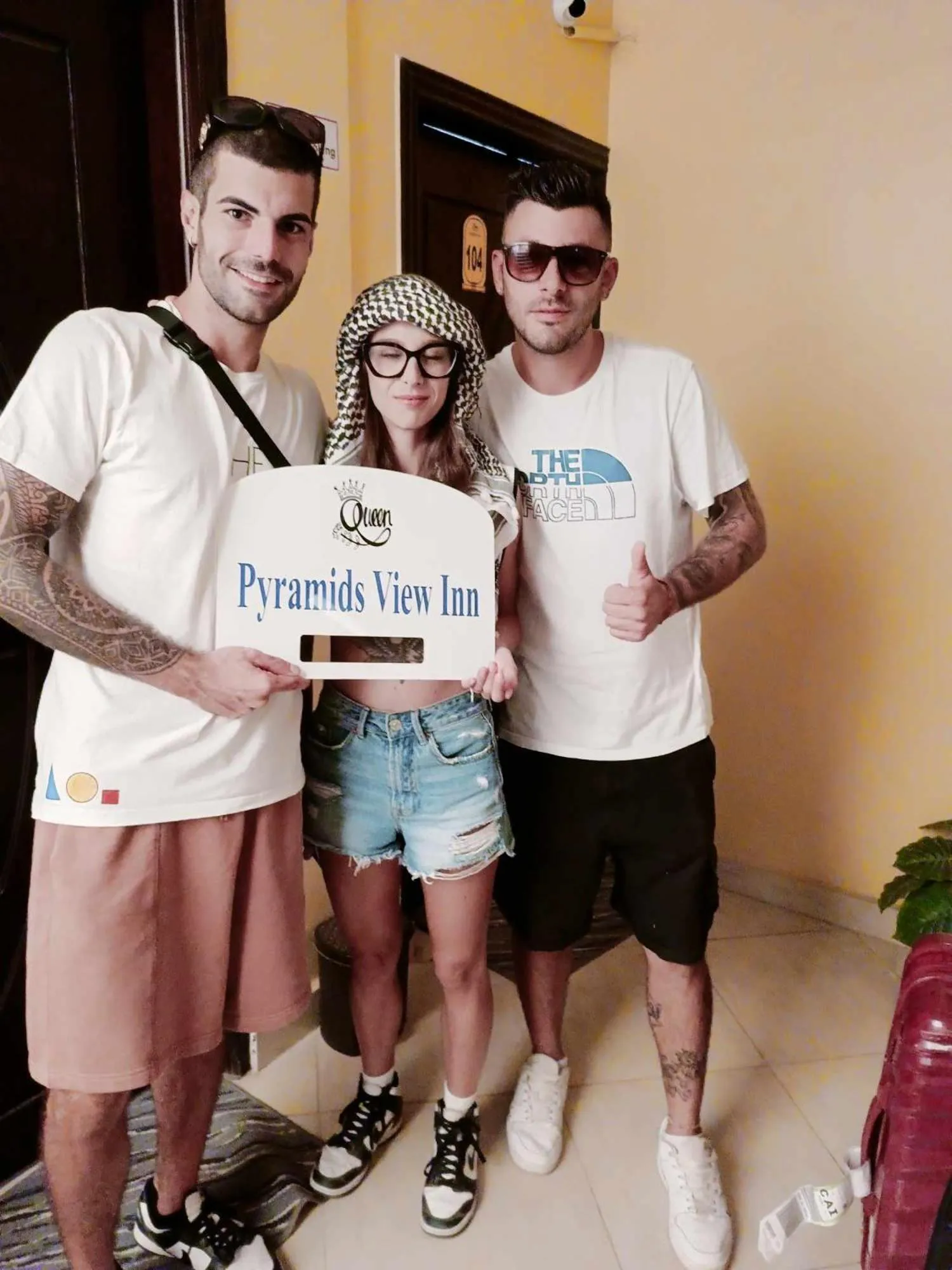 Queen Pyramids View Inn