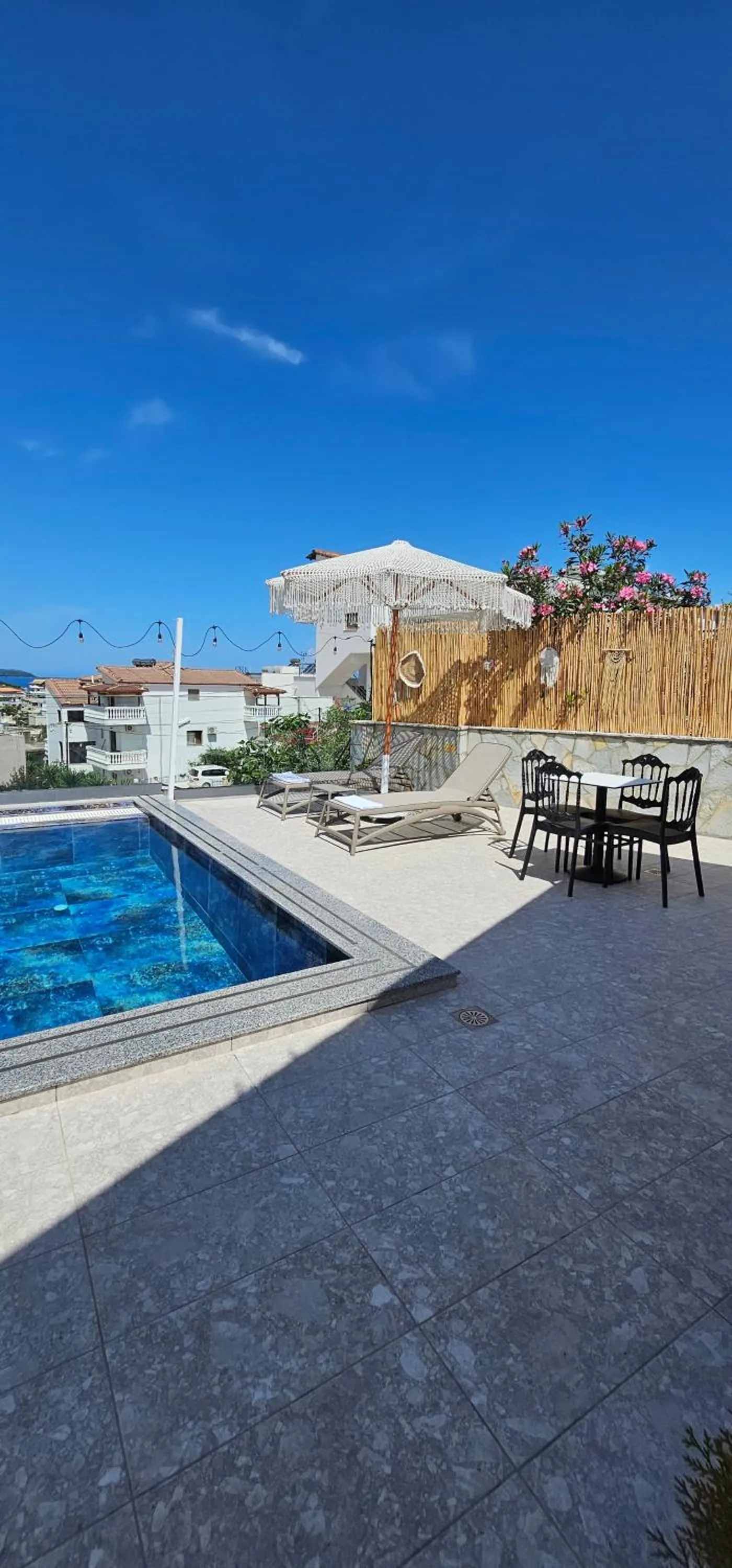 Swimming pool in Vila Finnley