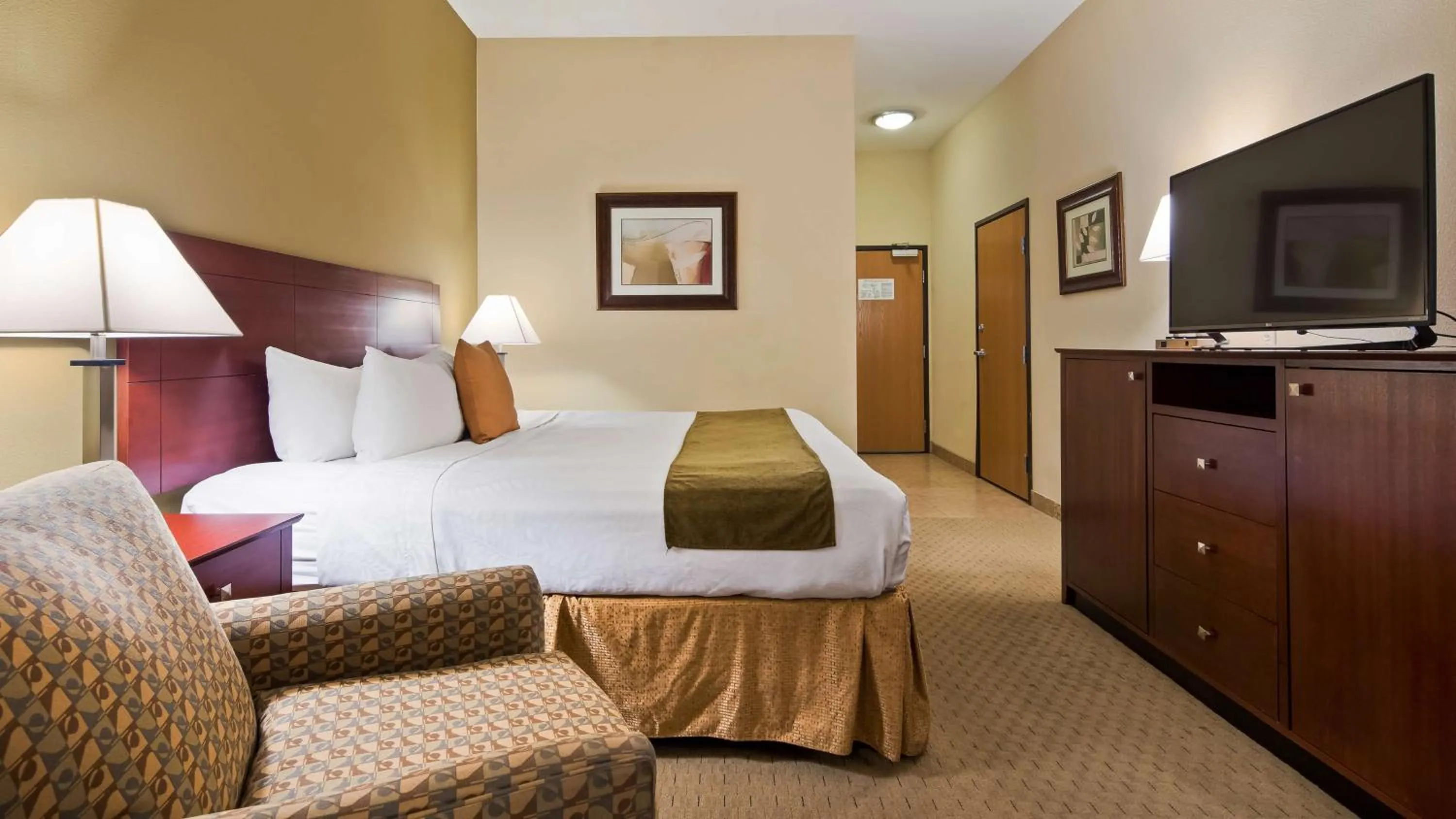 Photo of the whole room, Bed in Best Western Plus Montezuma Inn and Suites