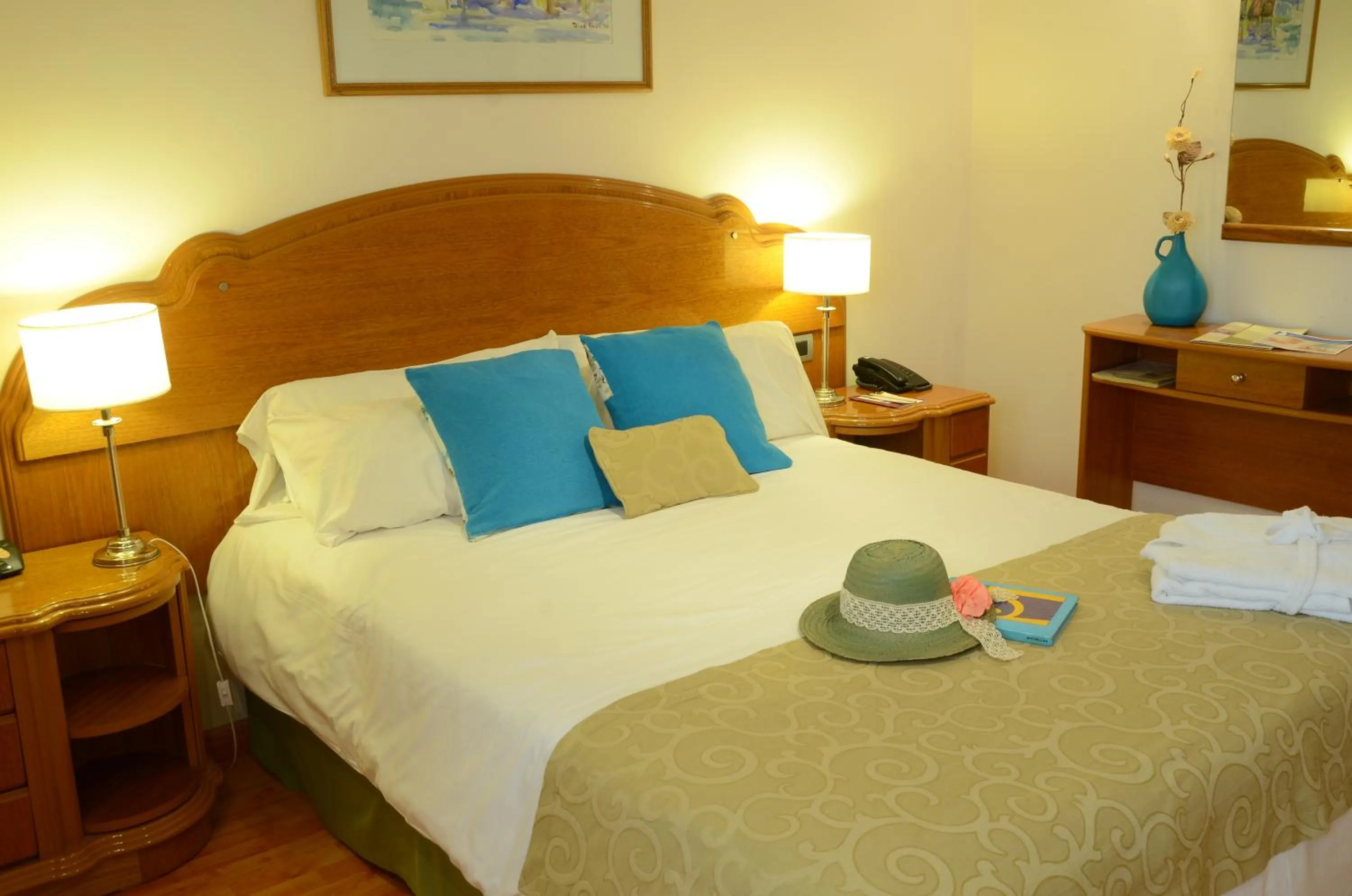 Photo of the whole room, Bed in Ñikén Hotel & Spa