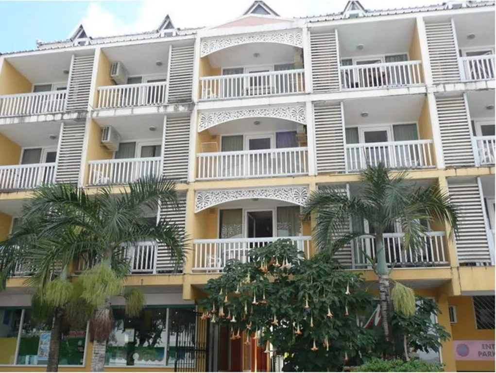 Facade/entrance in Hotel-appart Les Manguiers
