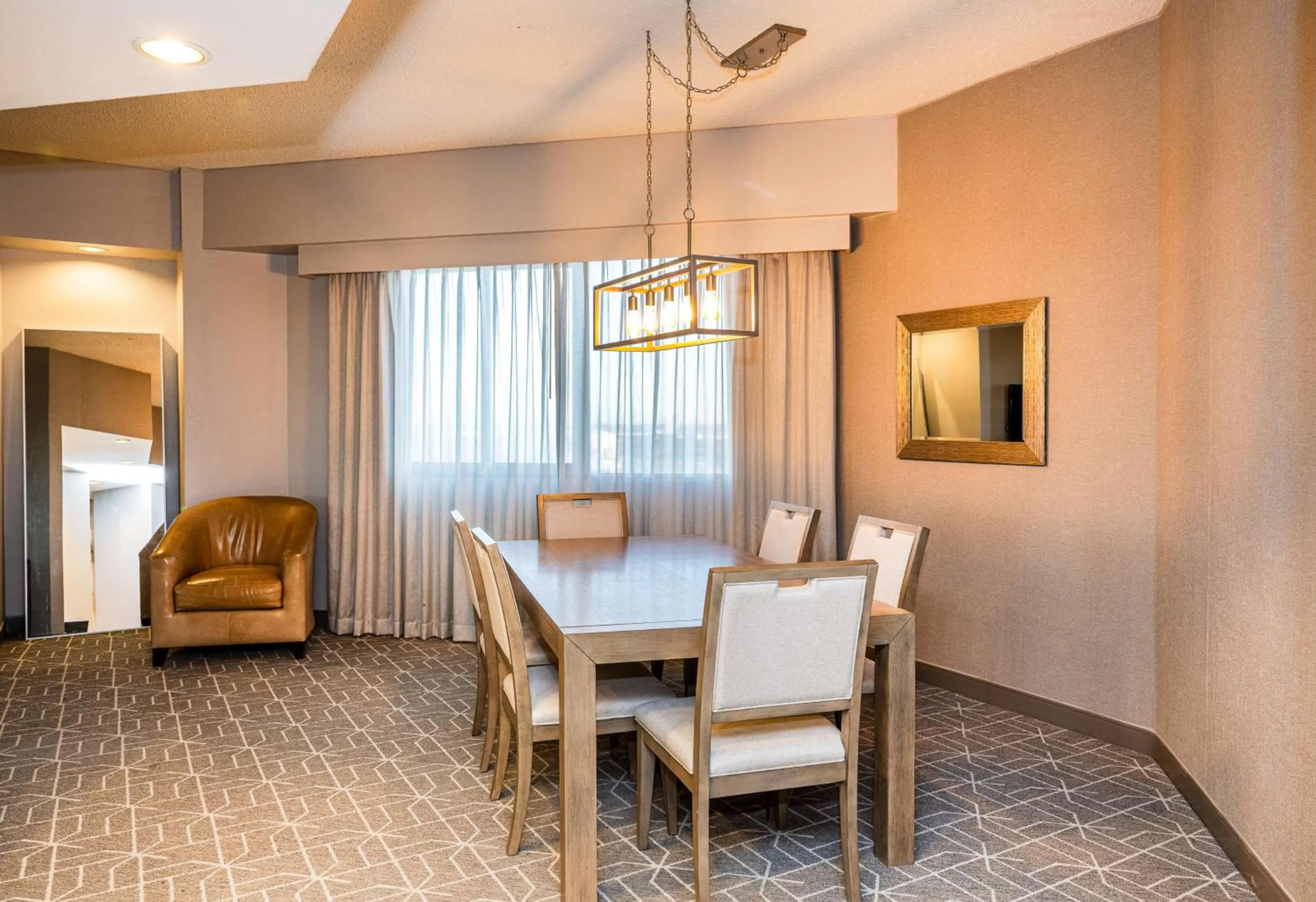 Photo of the whole room in Hilton Richardson Dallas, TX