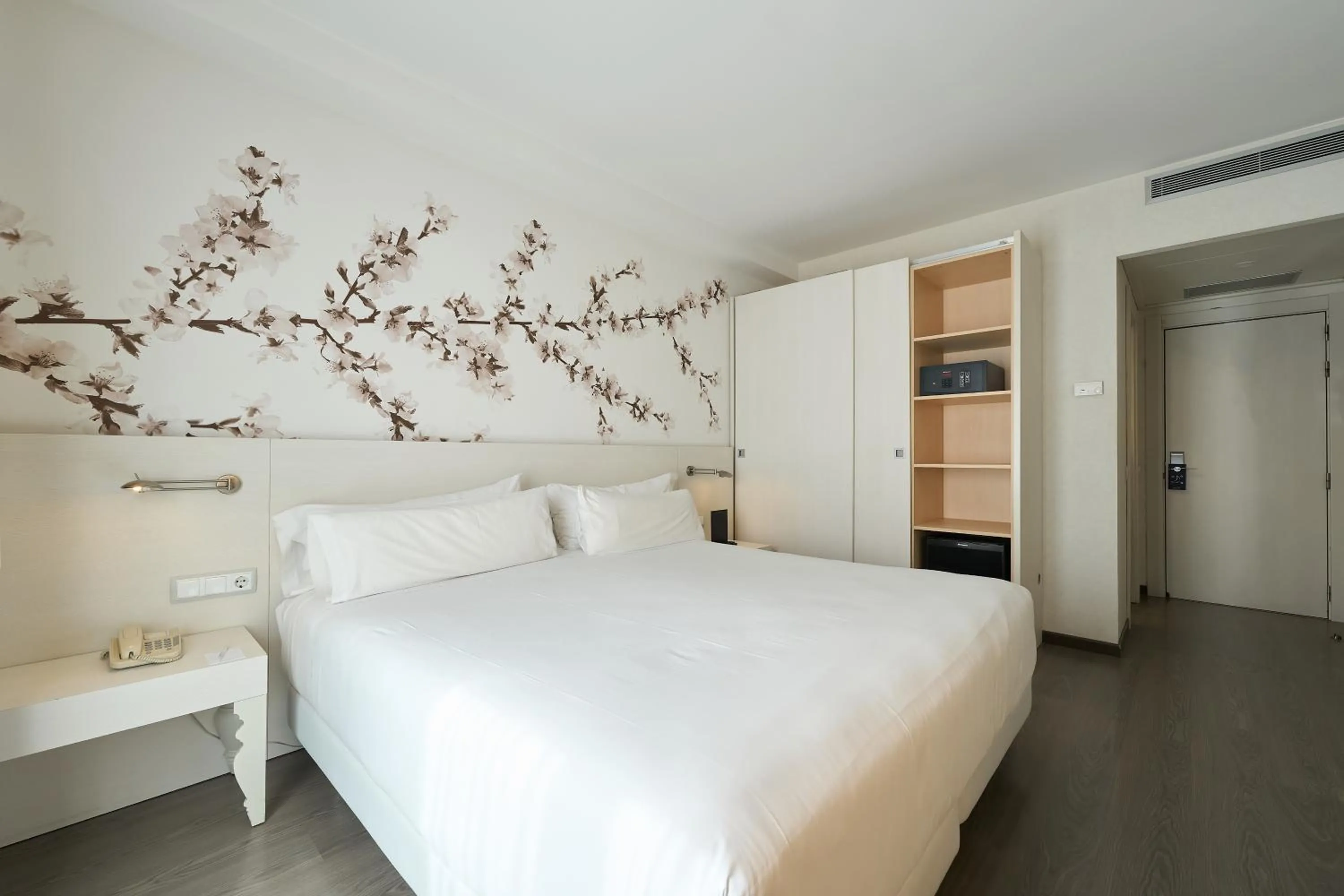Bed in RAMBLAS HOTEL powered by Vincci Hoteles