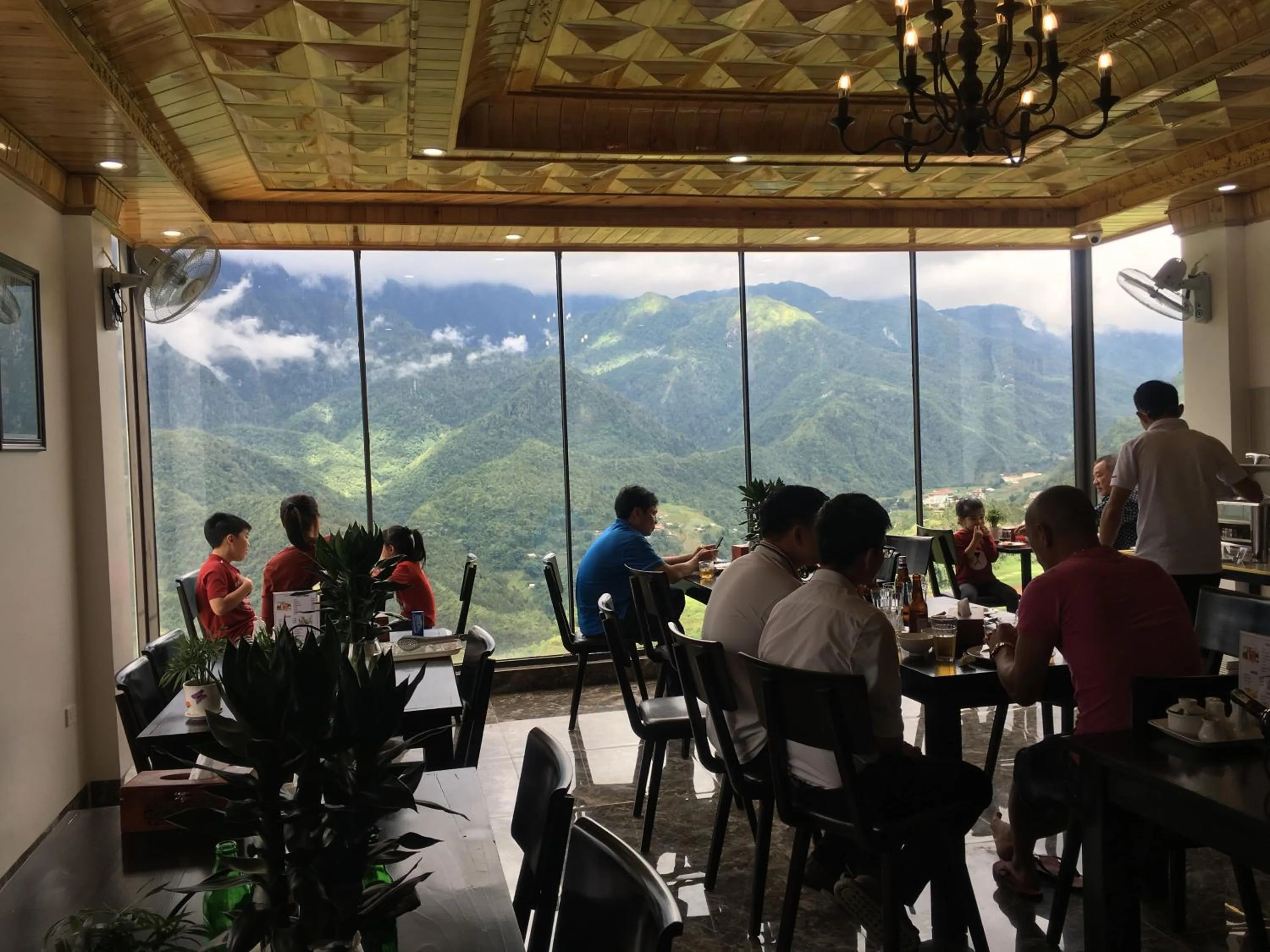 Restaurant/places to eat in Sapa Valley view hotel