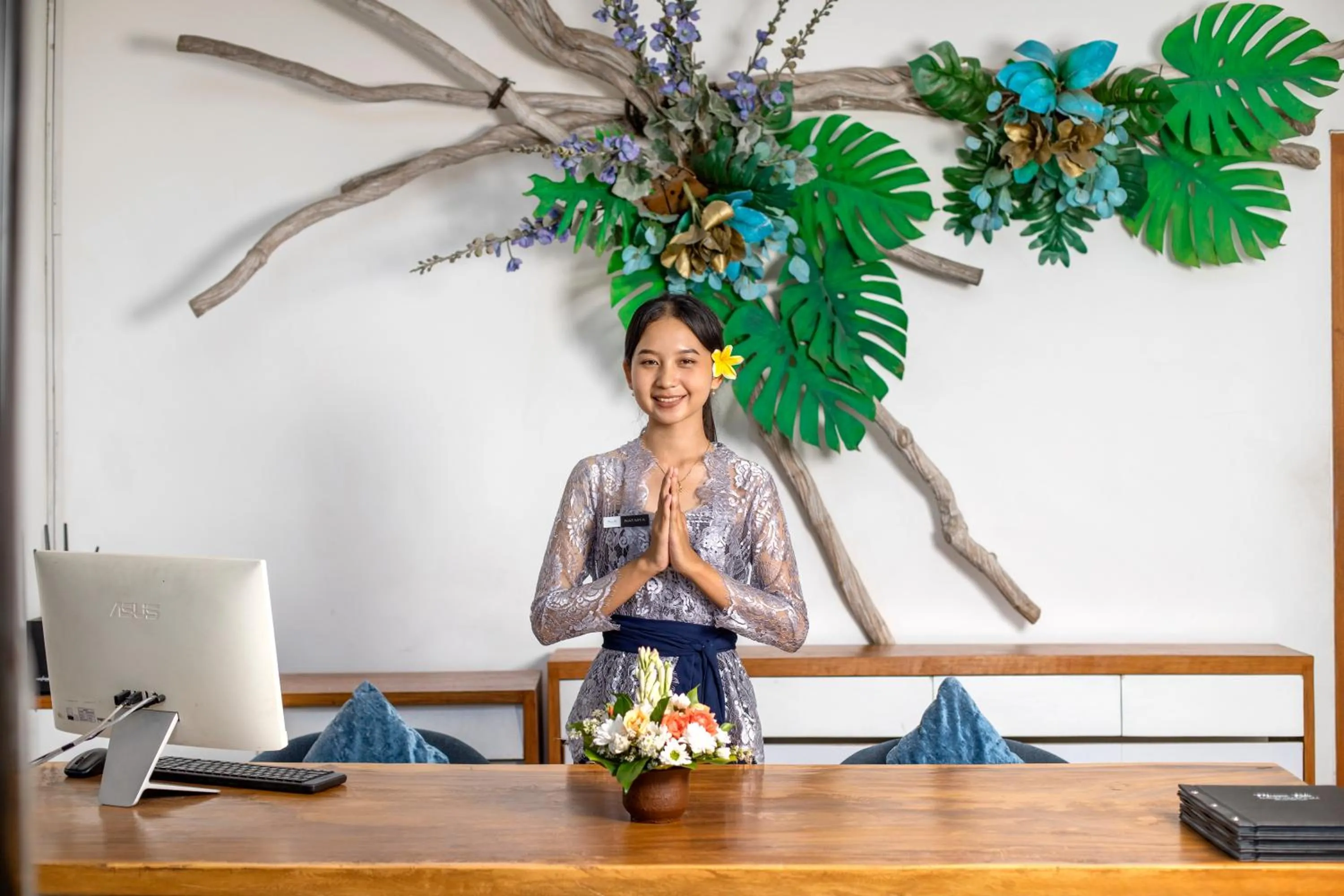 Staff in The Luxury Collection, Monaco Blu