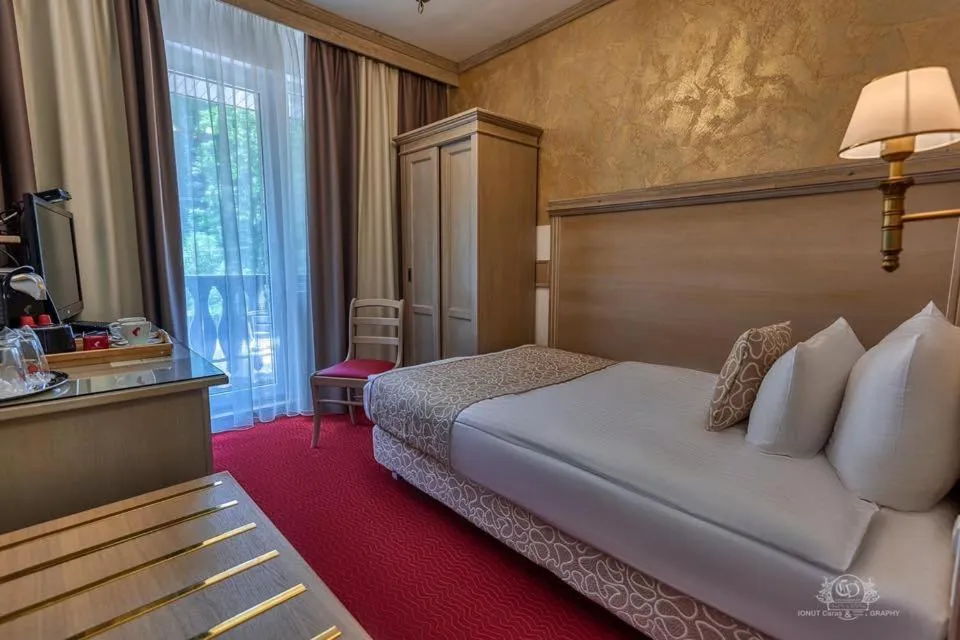 Bed in Hotel Lacu Rosu