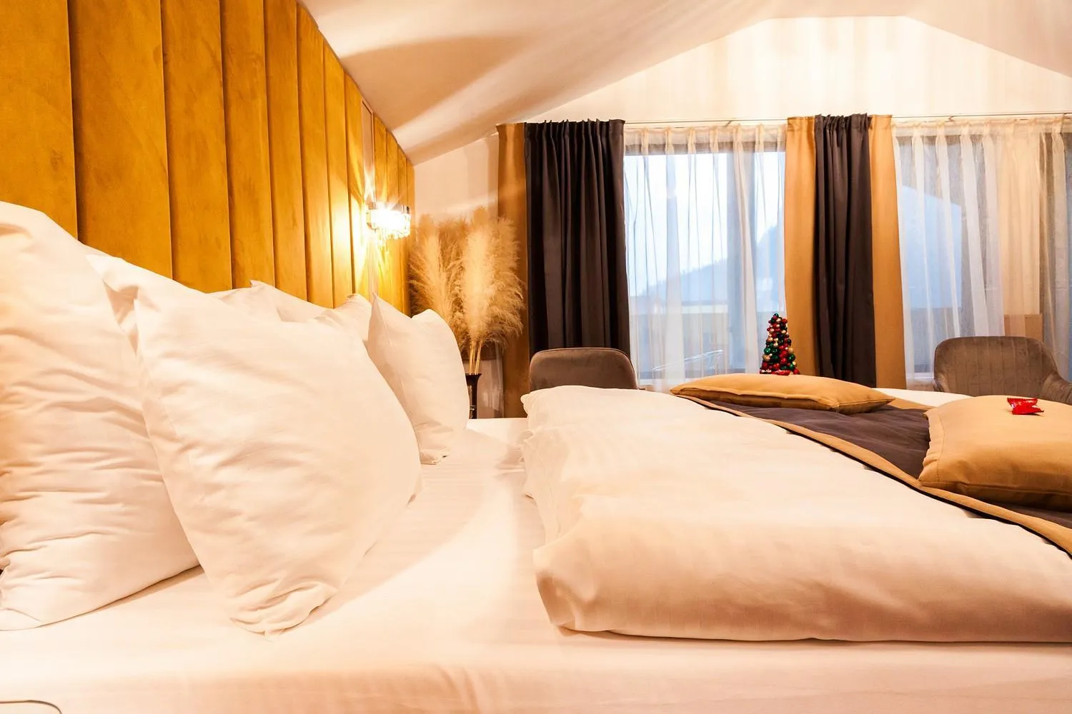 Bed in Hotel Lacu Rosu