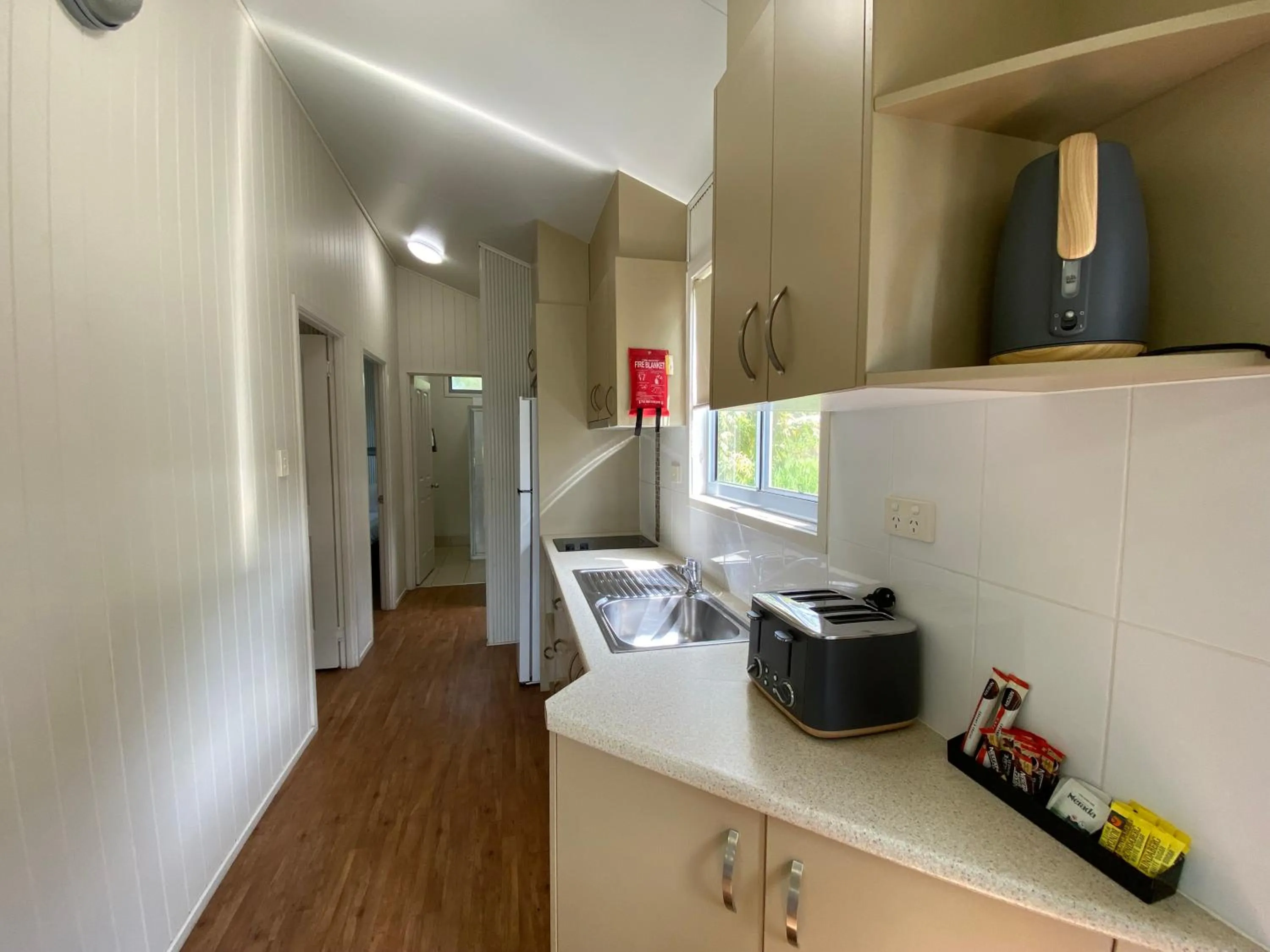 Kitchen or kitchenette in BIG4 Mackay Blacks Beach Holiday Park