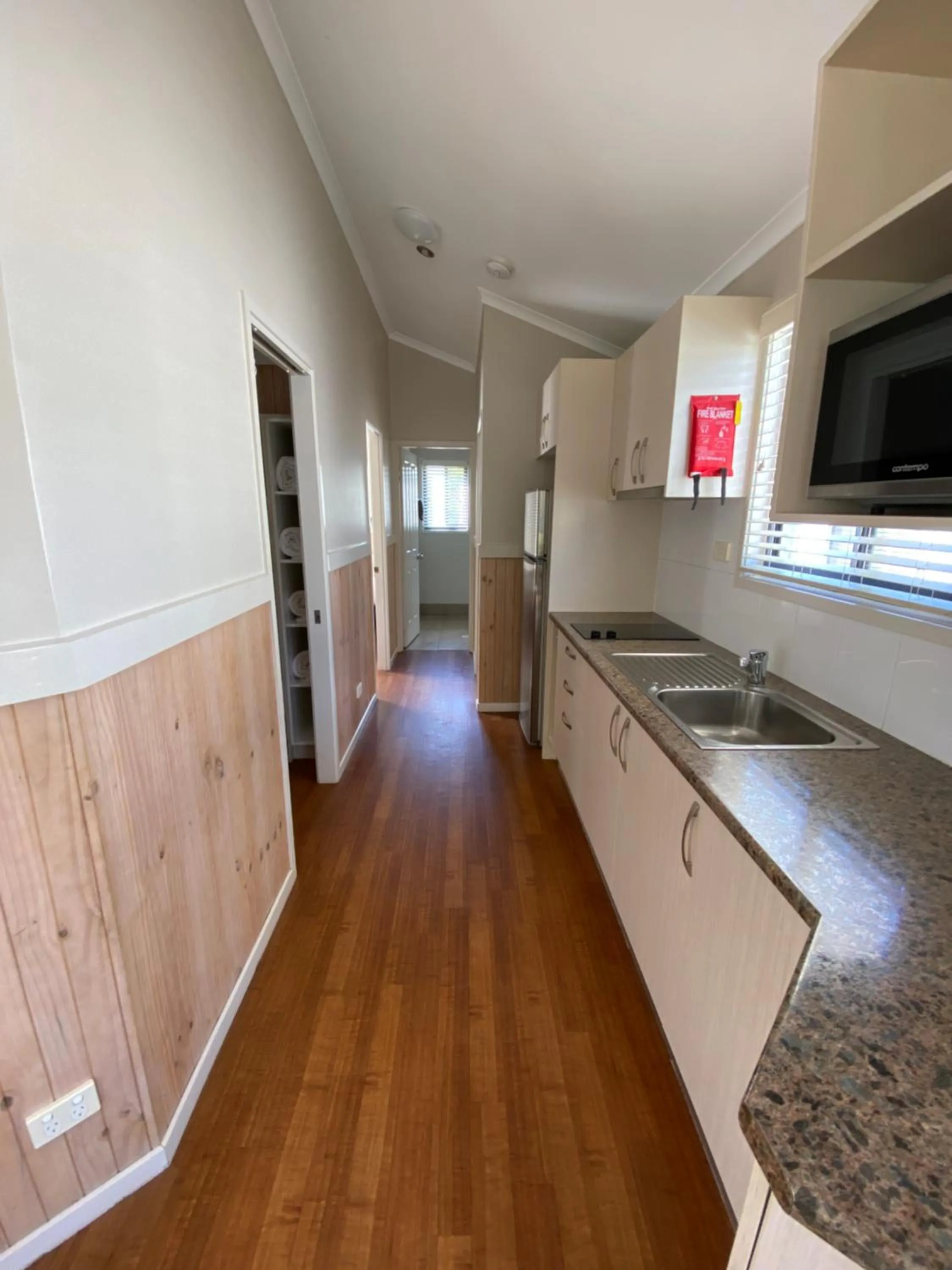 Kitchen or kitchenette in BIG4 Mackay Blacks Beach Holiday Park