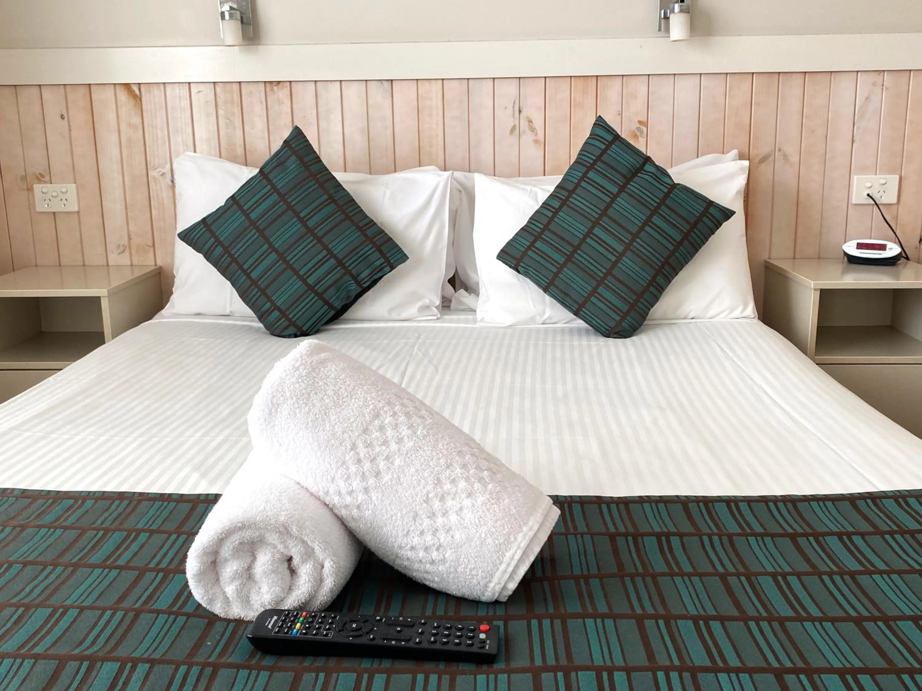 Bedroom, Bed in BIG4 Mackay Blacks Beach Holiday Park