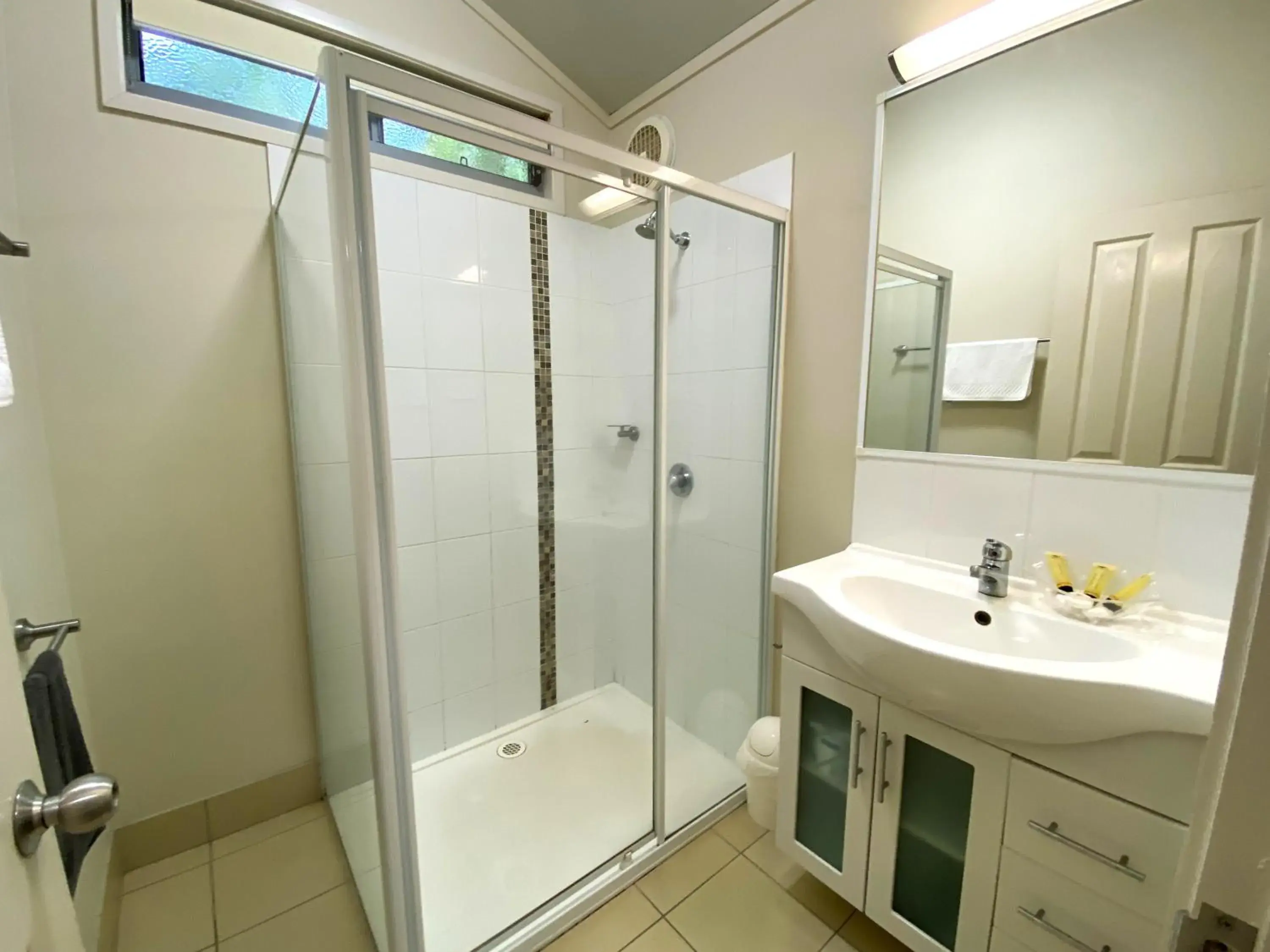 Parkside Family Villa in BIG4 Mackay Blacks Beach Holiday Park Parkside Family Villa in BIG4 Mackay Blacks Beach Holiday Park