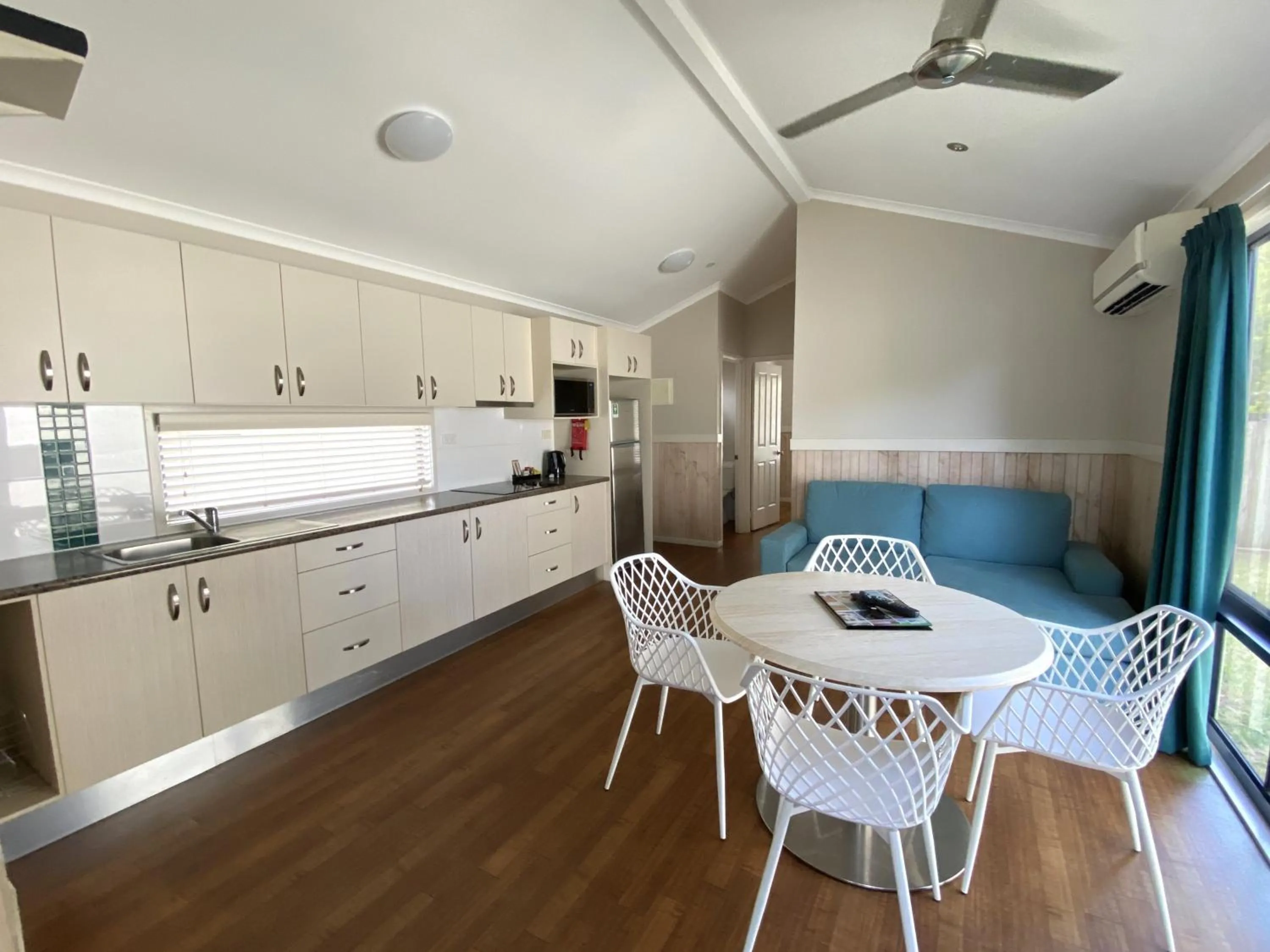 Kitchen or kitchenette in BIG4 Mackay Blacks Beach Holiday Park