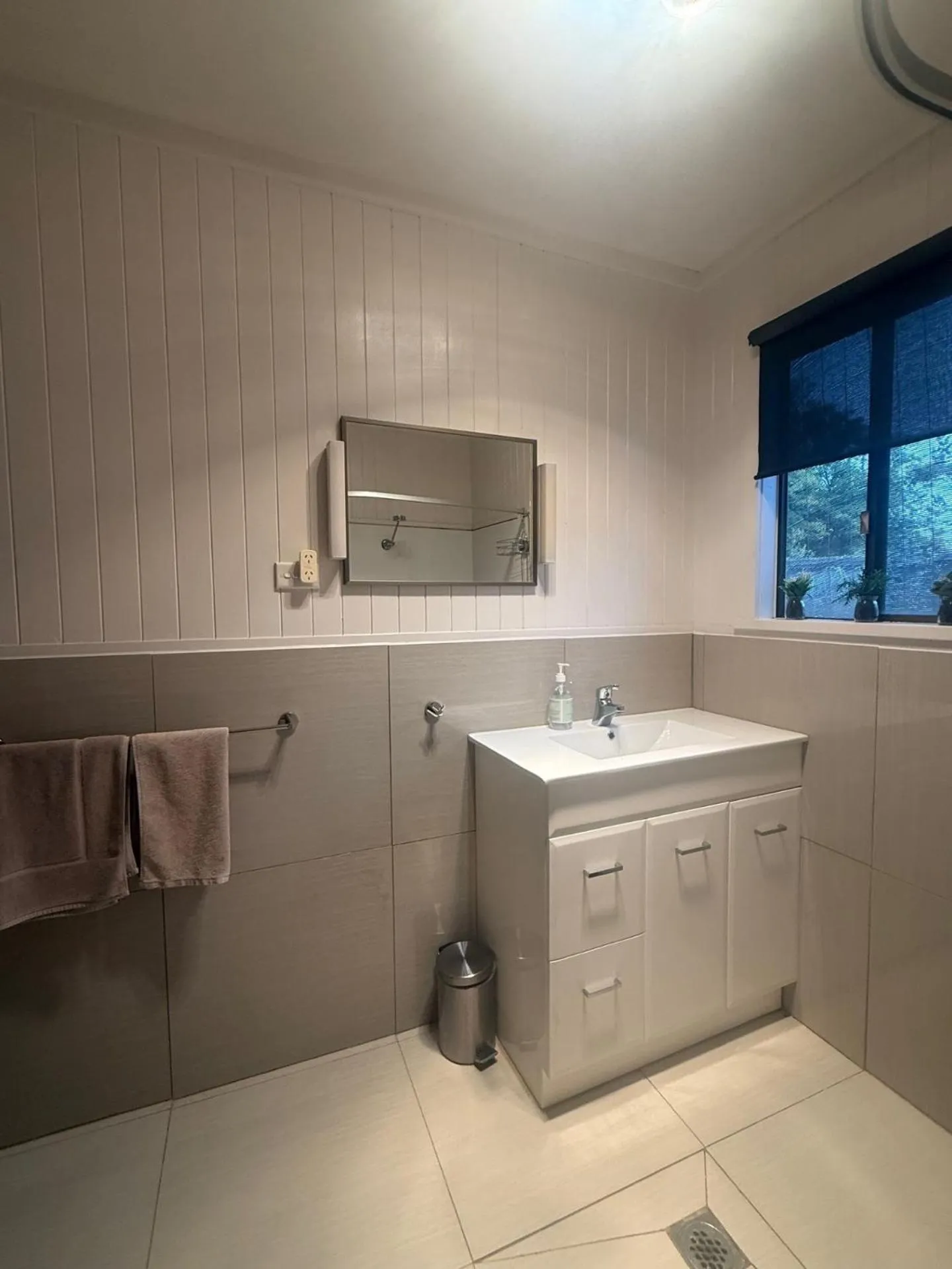 Bathroom in Sturt Motel