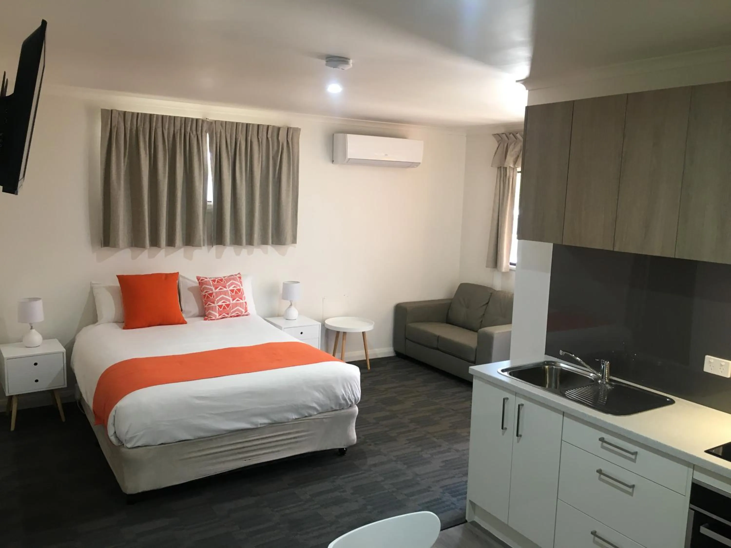 Floor plan, Bed in Sturt Motel