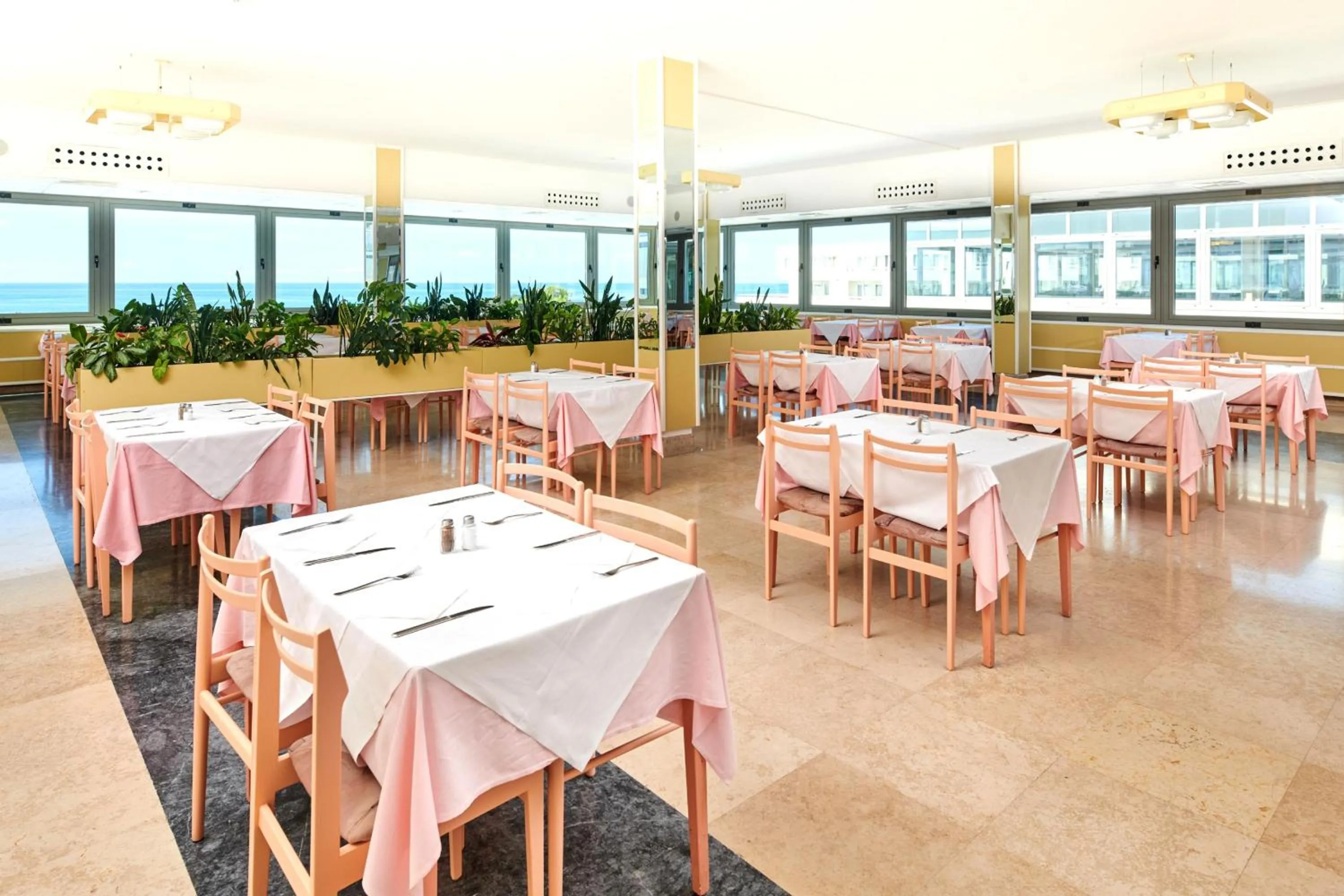 Restaurant/places to eat in Hotel Delfin Plava Laguna