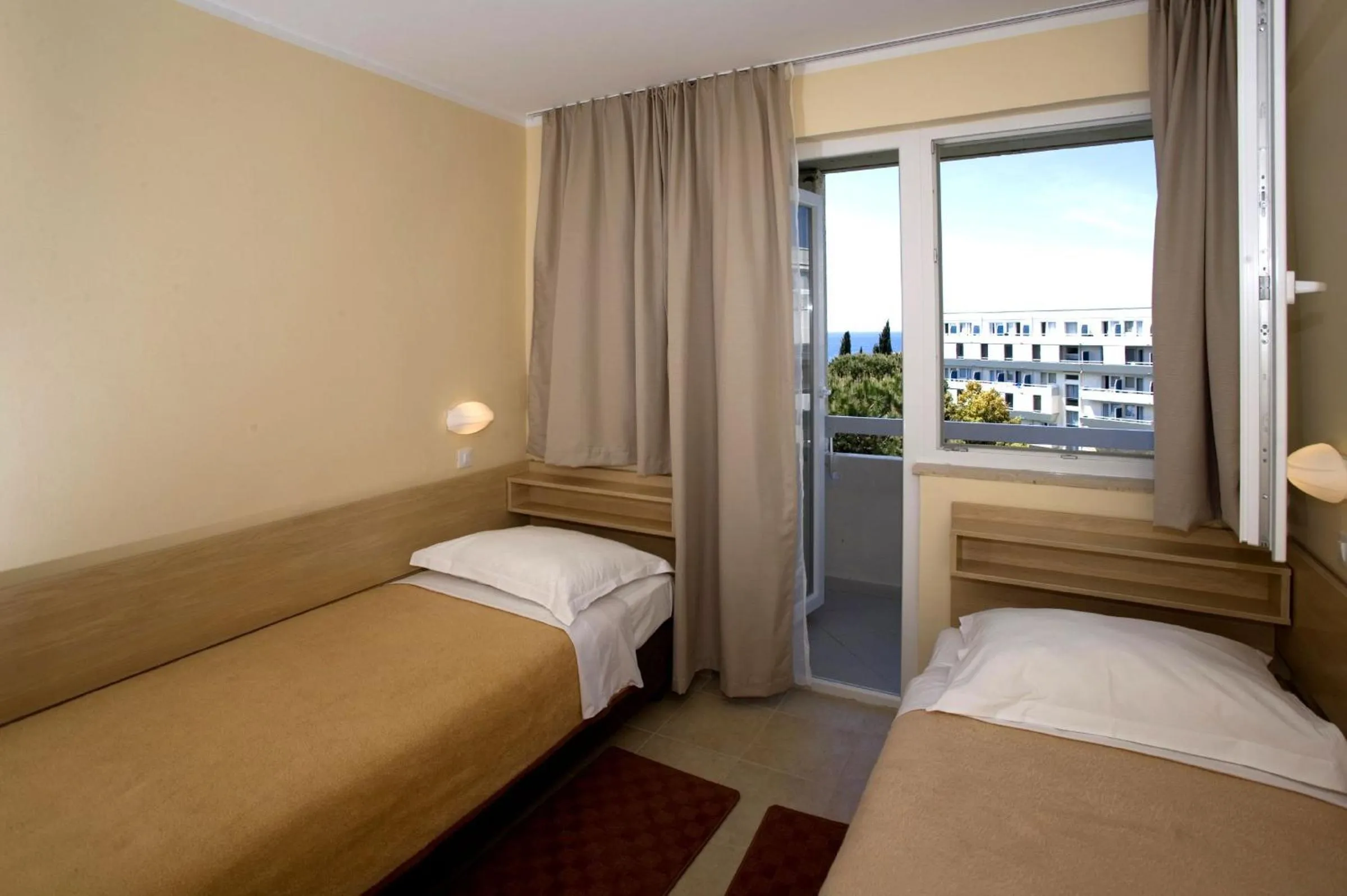 Bedroom, Bed in Hotel Delfin Plava Laguna