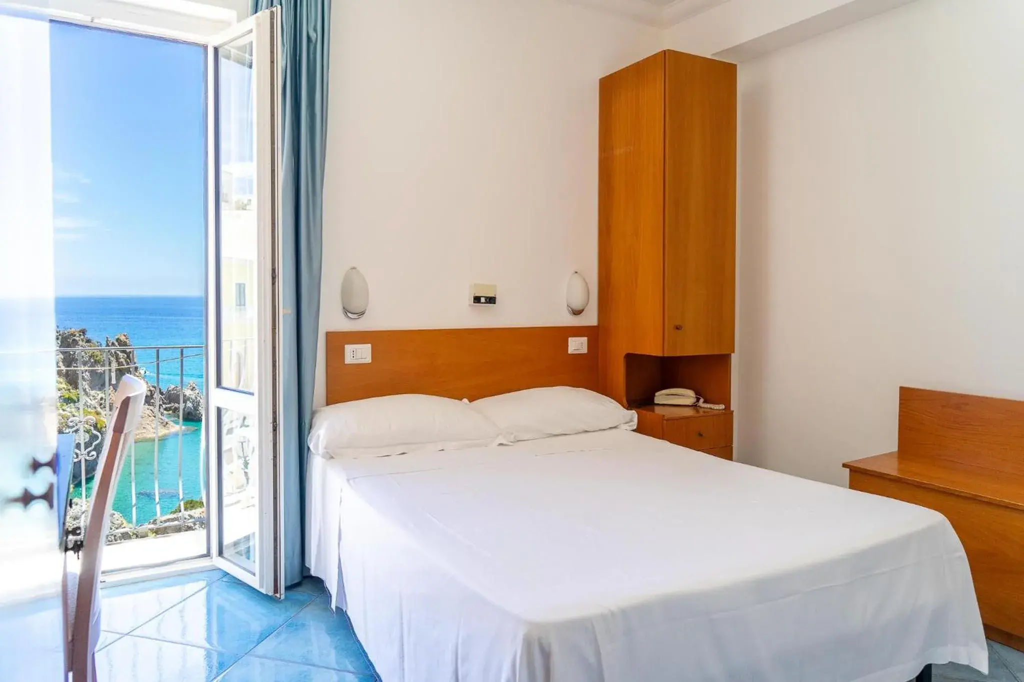 Single Room with Sea View - single occupancy in Hotel Bellavista Single Room with Sea View - single occupancy in Hotel Bellavista