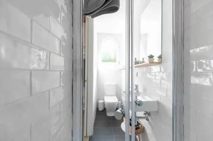 Newly renovated room w Pool & BikeParking