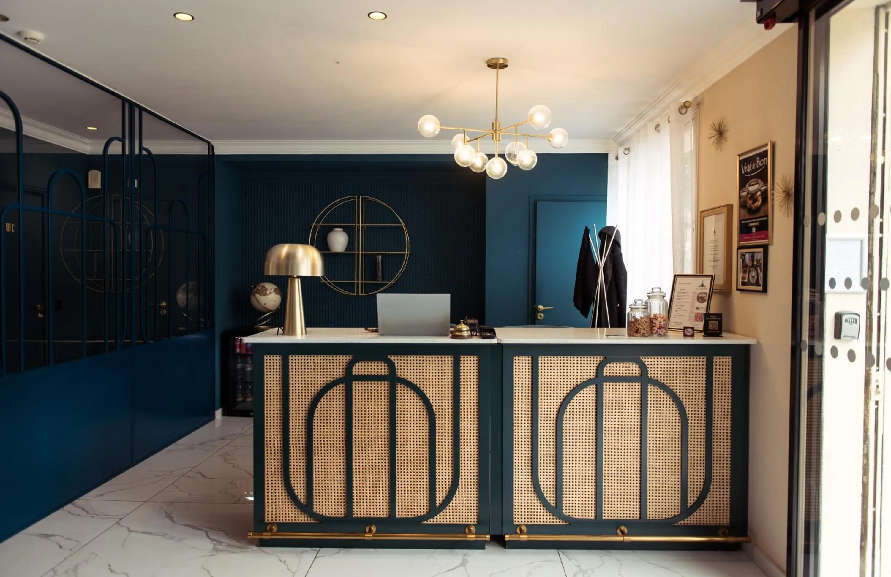 Lobby or reception in Hôtel la Caravelle - Aix-en-Provence centre historique