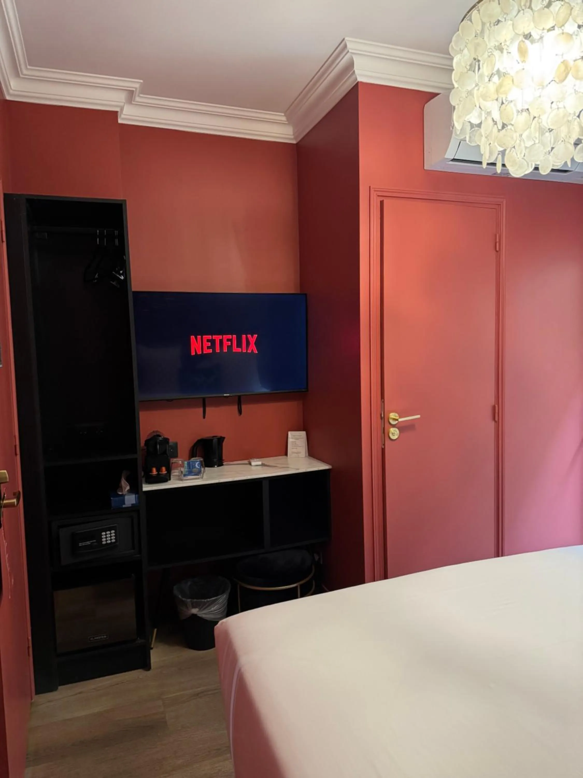 internet, Bed in Hôtel la Caravelle - Aix-en-Provence centre historique