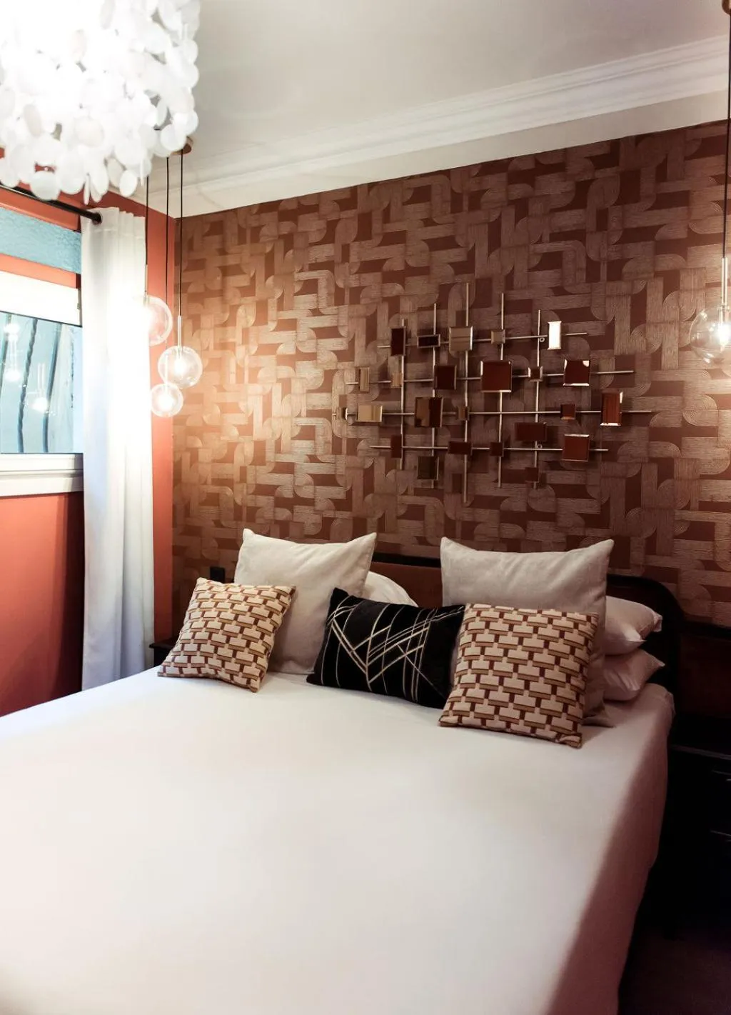 Bedroom, Bed in Hôtel la Caravelle - Aix-en-Provence centre historique