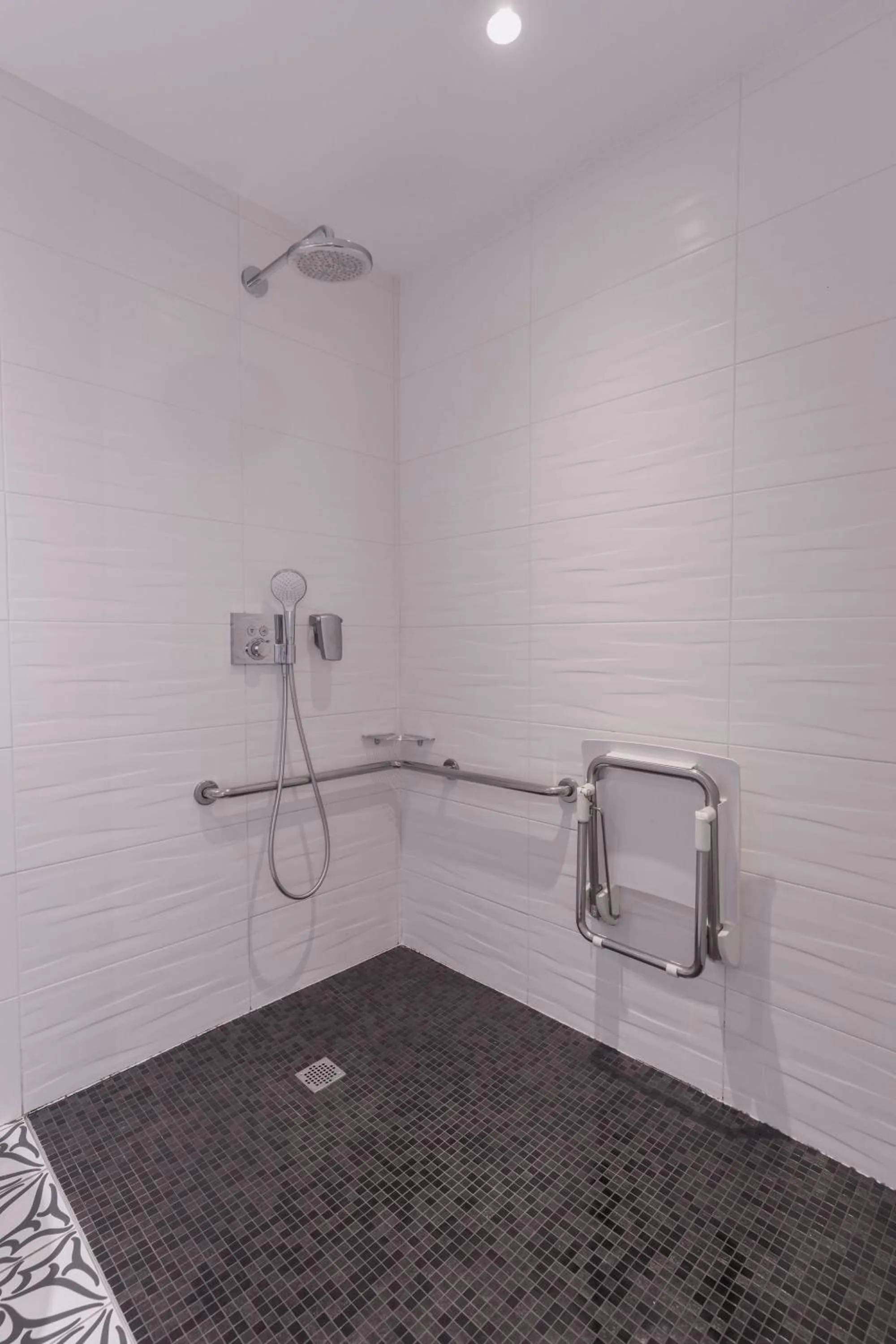 Bathroom in Le Cornouaille Hotel & Spa