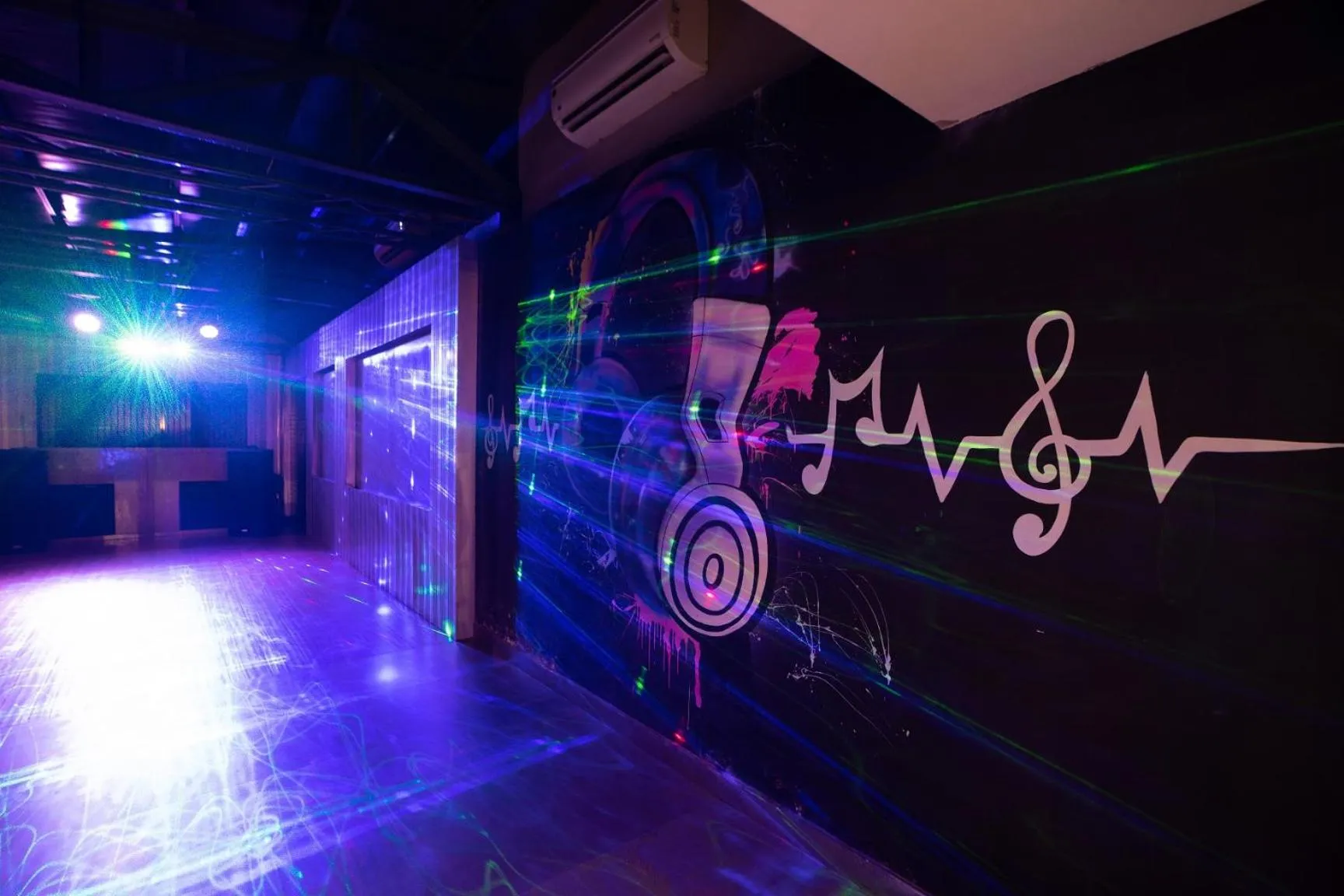 Nightclub / DJ in The Presidency